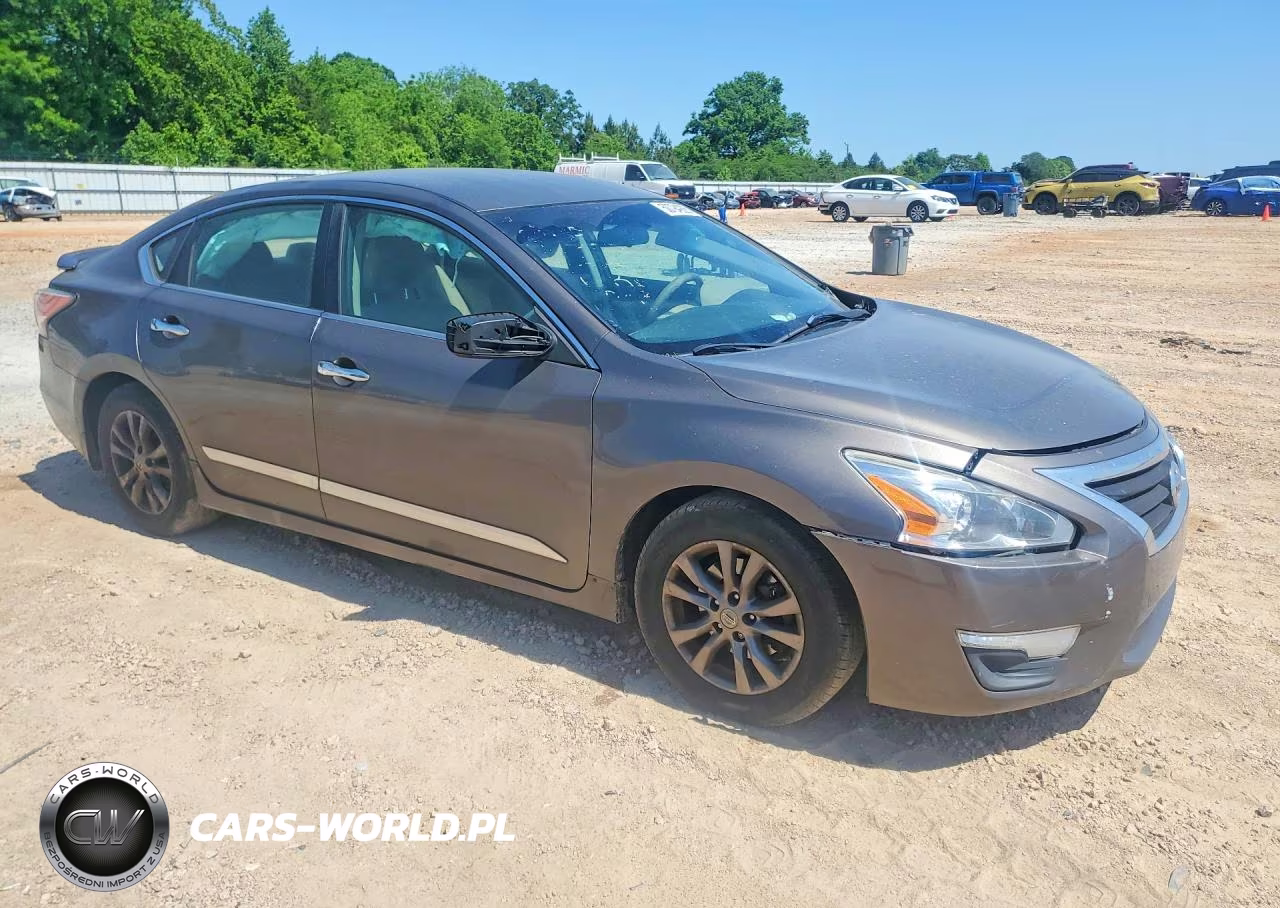 2015 Nissan Altima 2.5 S VIN:1N4AL3AP5FC245110 - 4