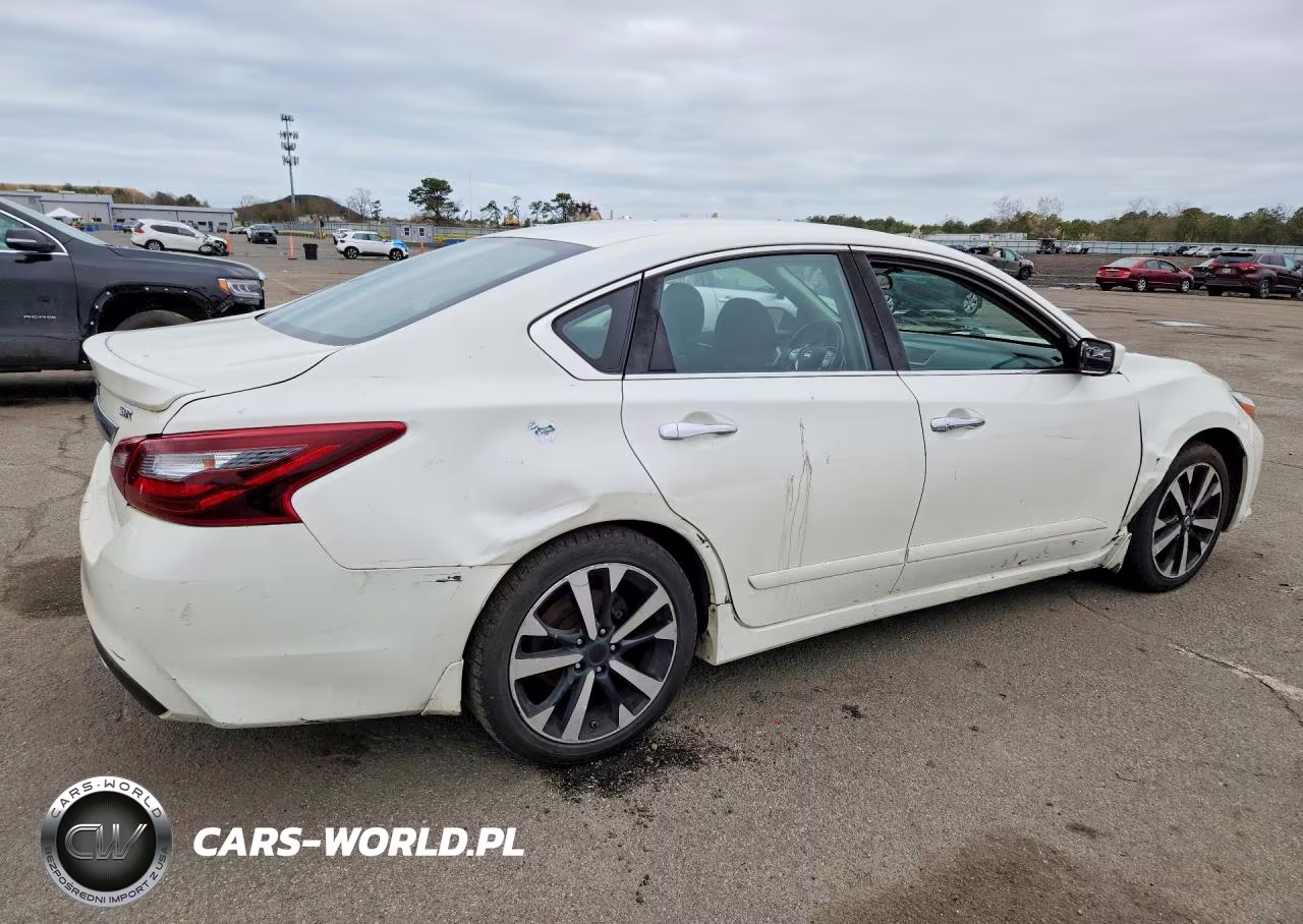 2018 Nissan Altima VIN:1N4AL3APXJC112903 - 3
