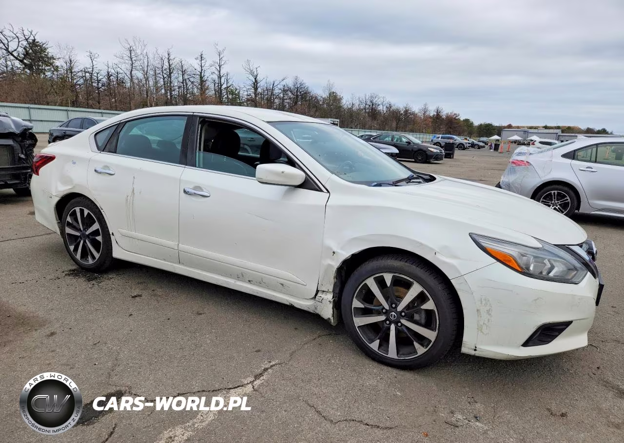 2018 Nissan Altima VIN:1N4AL3APXJC112903 - 4