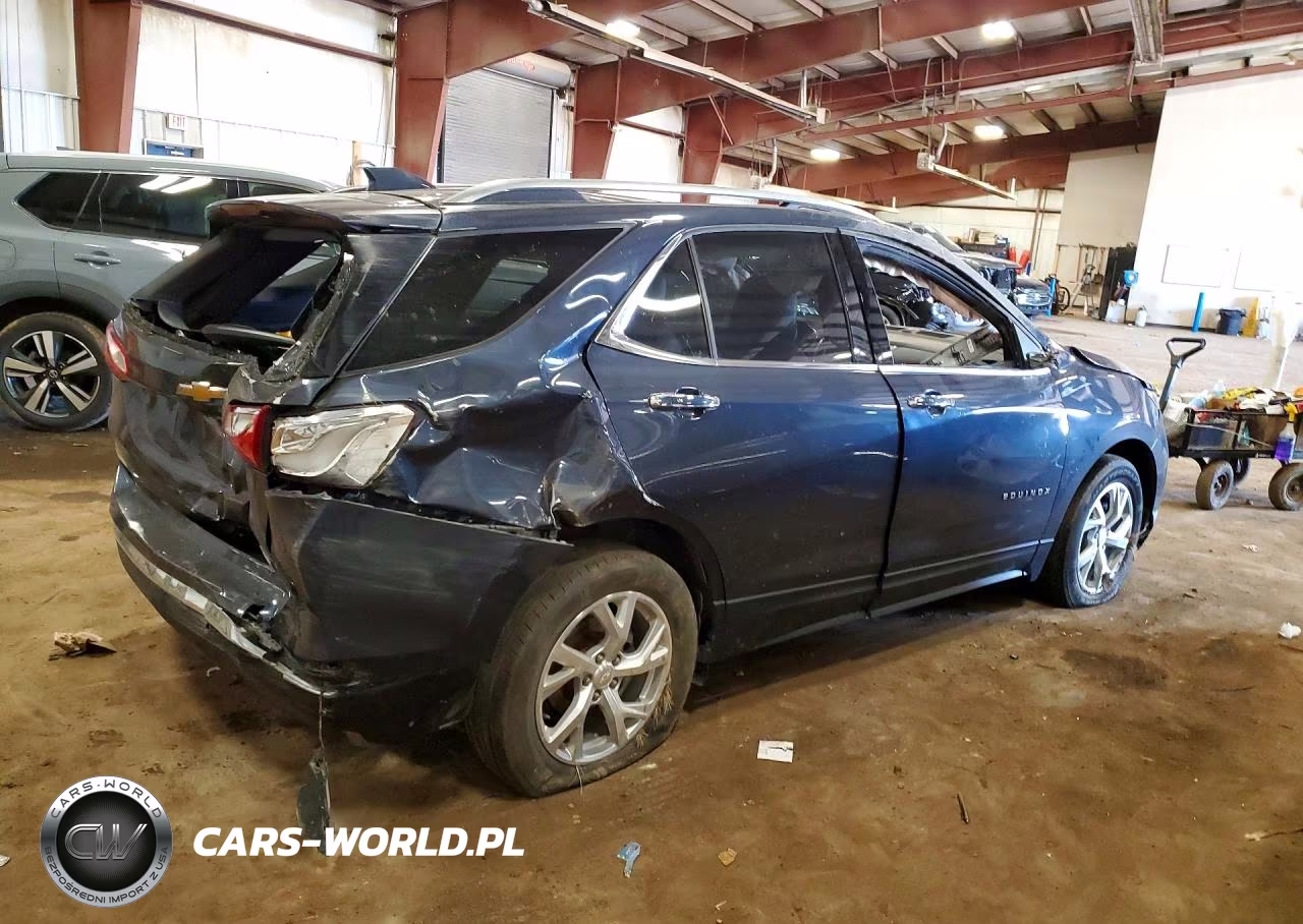 2018 Chevrolet Equinox Premier VIN:3GNAXVEV8JS562411 - 3