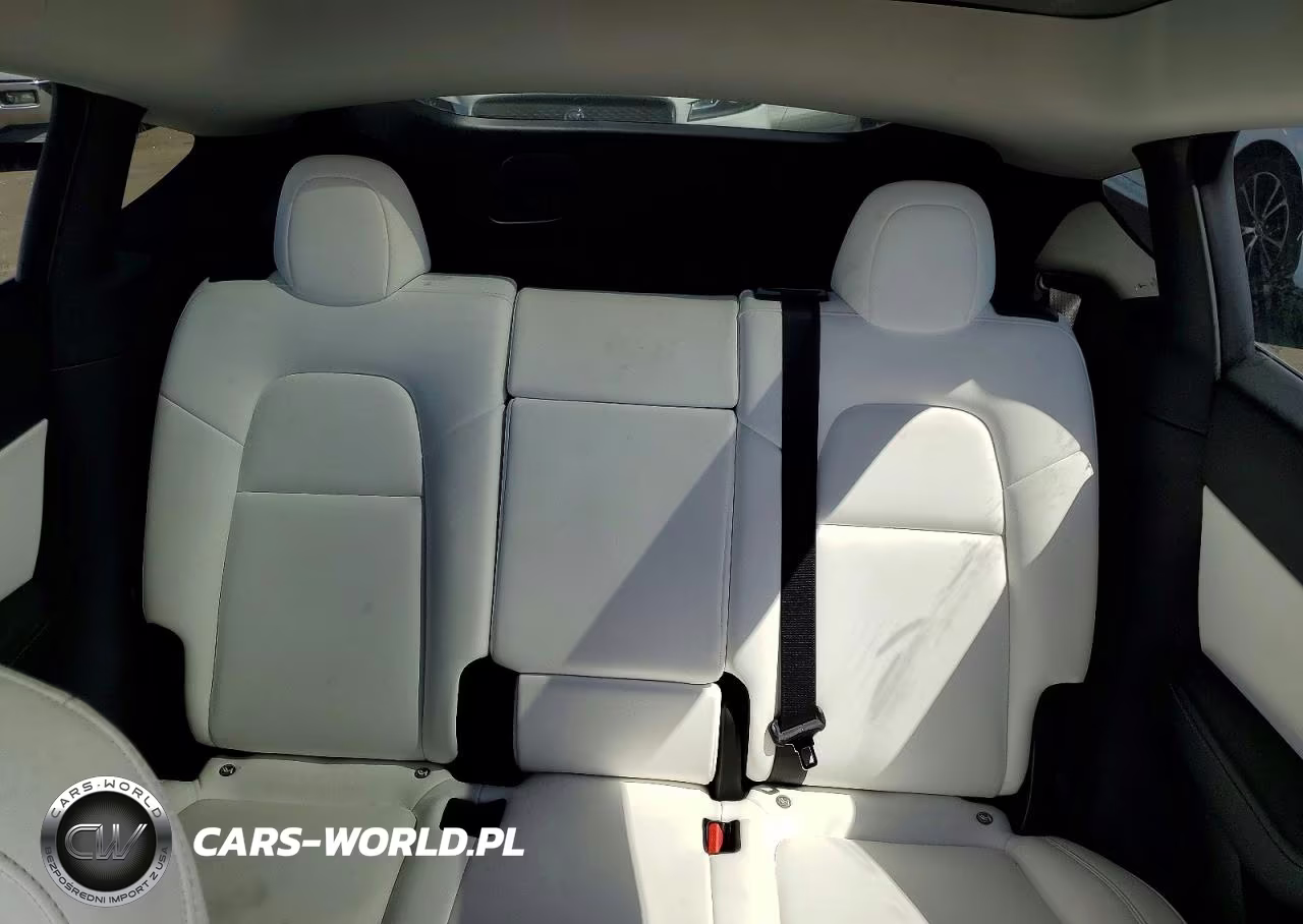 2021 Tesla Model Y VIN:5YJYGDEE6MF144802 - 10