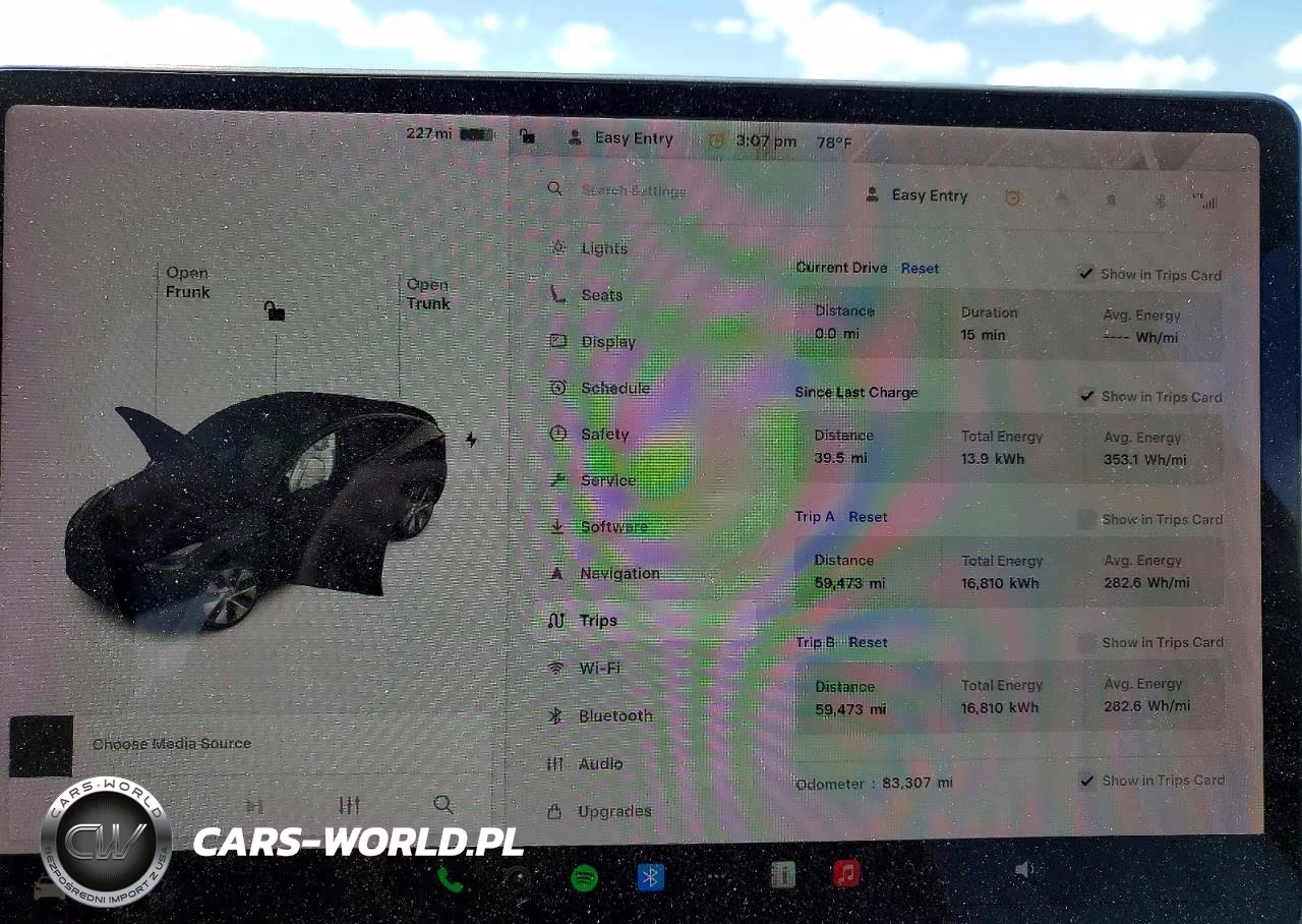 2021 Tesla Model Y VIN:5YJYGDEE6MF144802 - 9