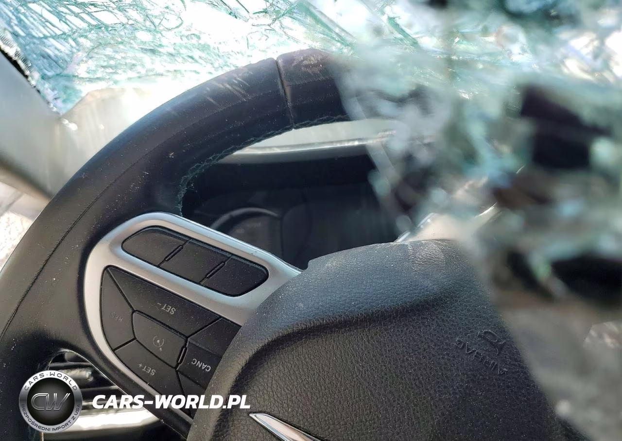 2018 Chrysler Pacifica Hybrid Touring L VIN:2C4RC1L74JR164436 - 9
