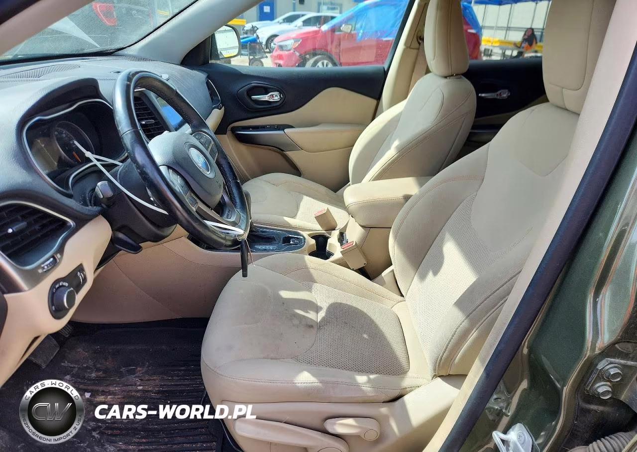 2020 Jeep Cherokee Latitude VIN:1C4PJLCB4LD525750 - 7