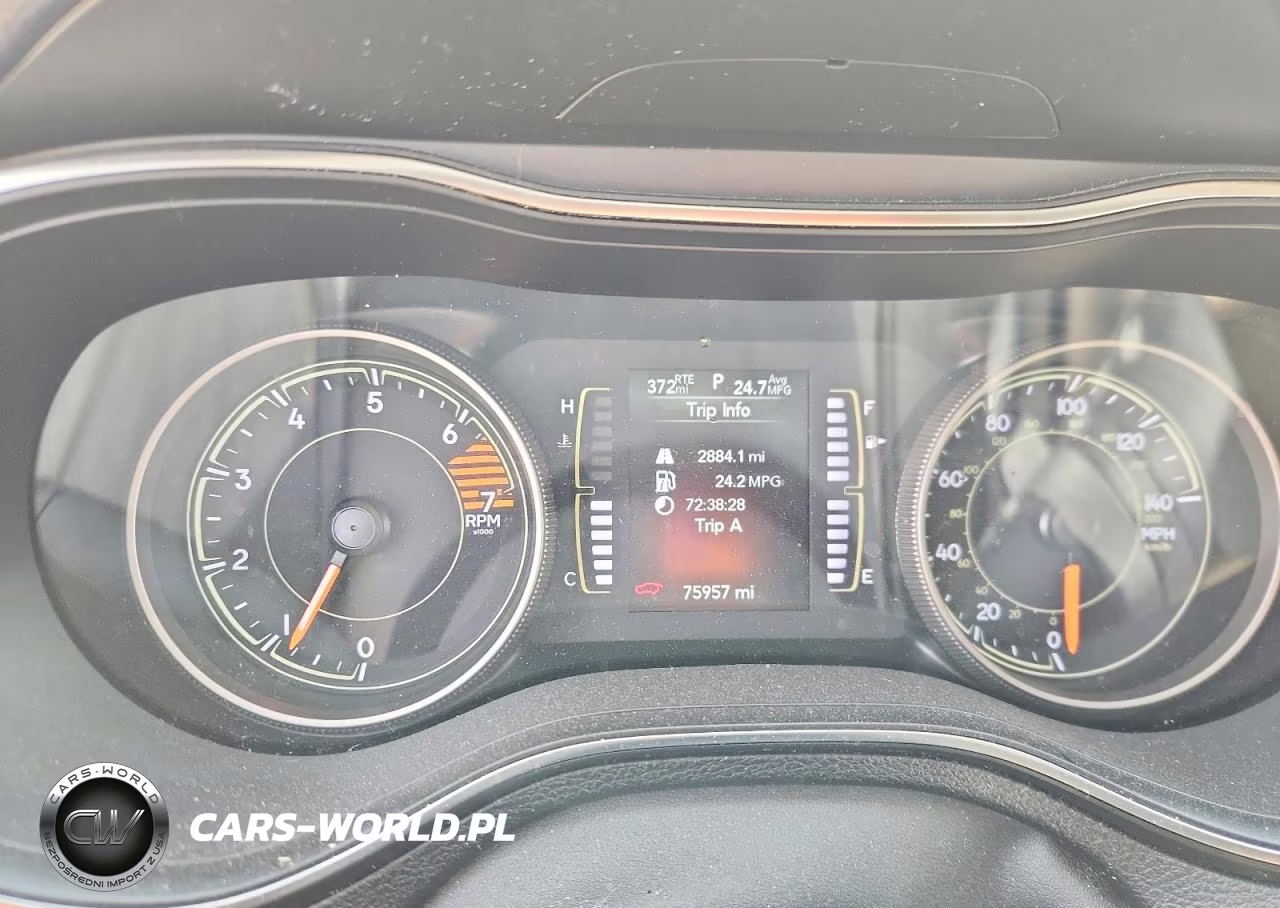 2020 Jeep Cherokee Latitude VIN:1C4PJLCB4LD525750 - 9