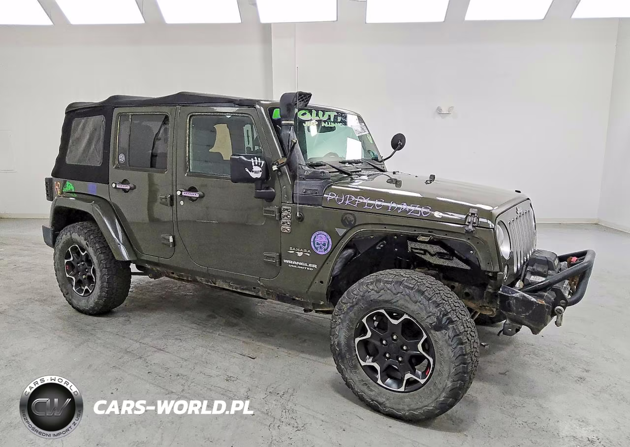 2016 Jeep Wrangler Unlimited Sahara VIN:1C4BJWEG5GL165081 - 4