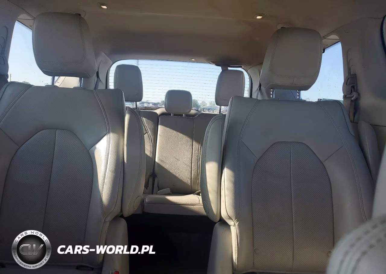 2021 Chrysler Pacifica Hybrid Touring L VIN:2C4RC1L78MR597021 - 10