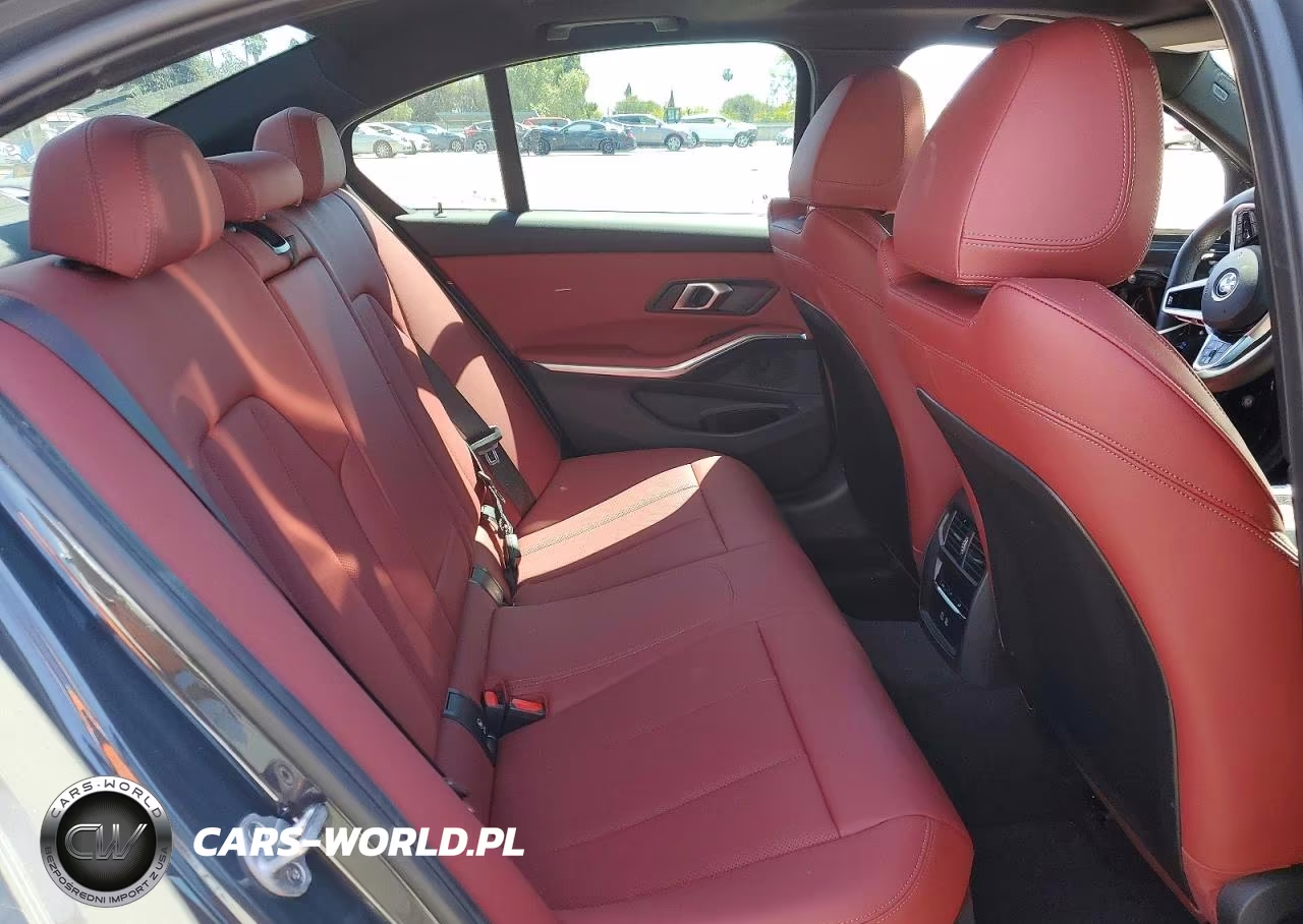 2025 BMW 330I VIN:3MW69CW02S8F31618 - 10