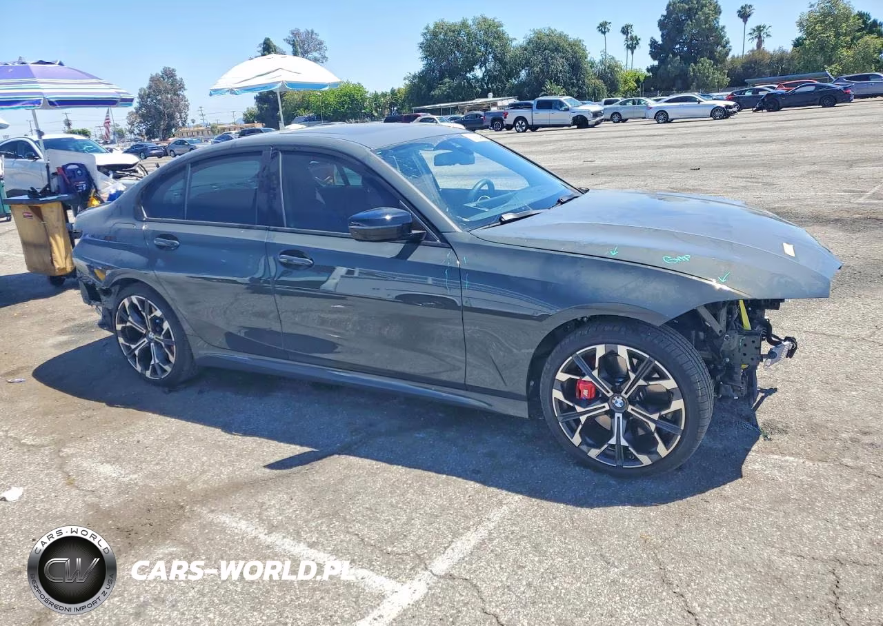 2025 BMW 330I VIN:3MW69CW02S8F31618 - 4