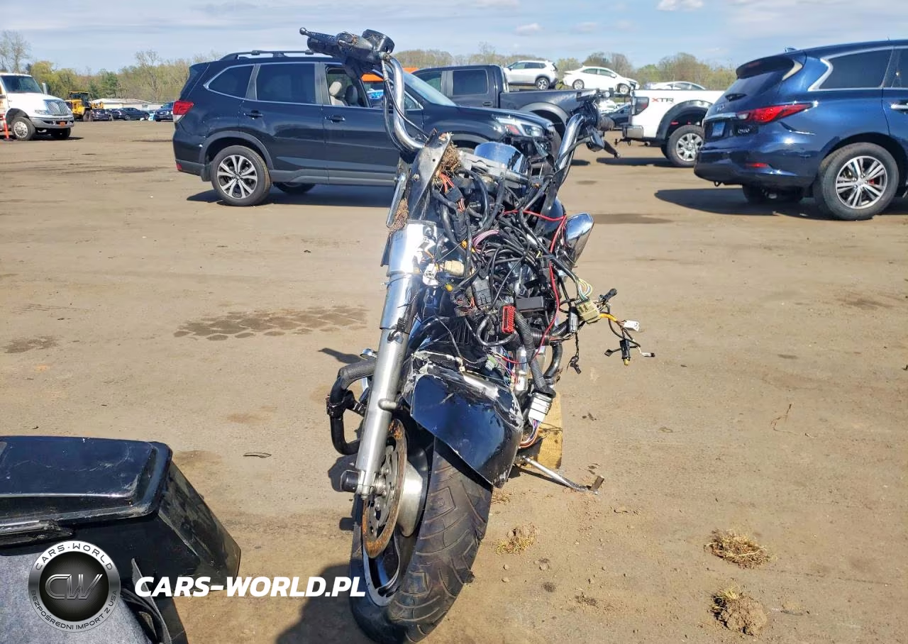 2011 Harley-Davidson Flhx VIN:1HD1KBM1XBB663370 - 2