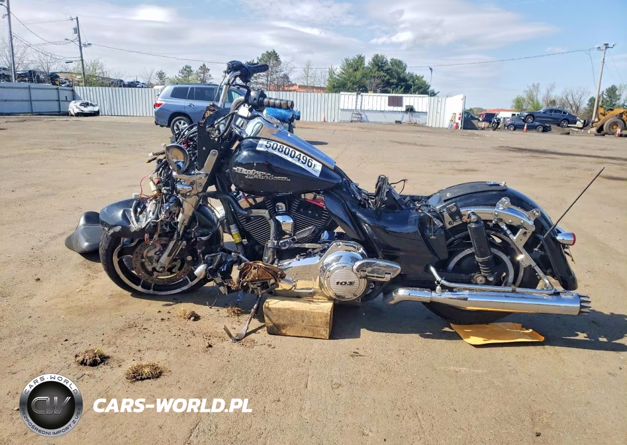 2011 Harley-Davidson Flhx VIN:1HD1KBM1XBB663370 - 3
