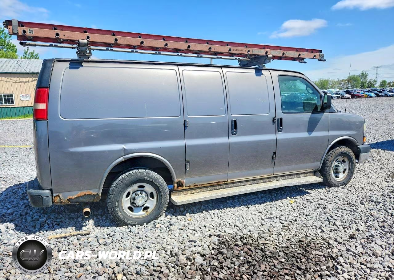 2010 Chevrolet Express G2500 VIN:1GCZGFBAXA1178554 - 3