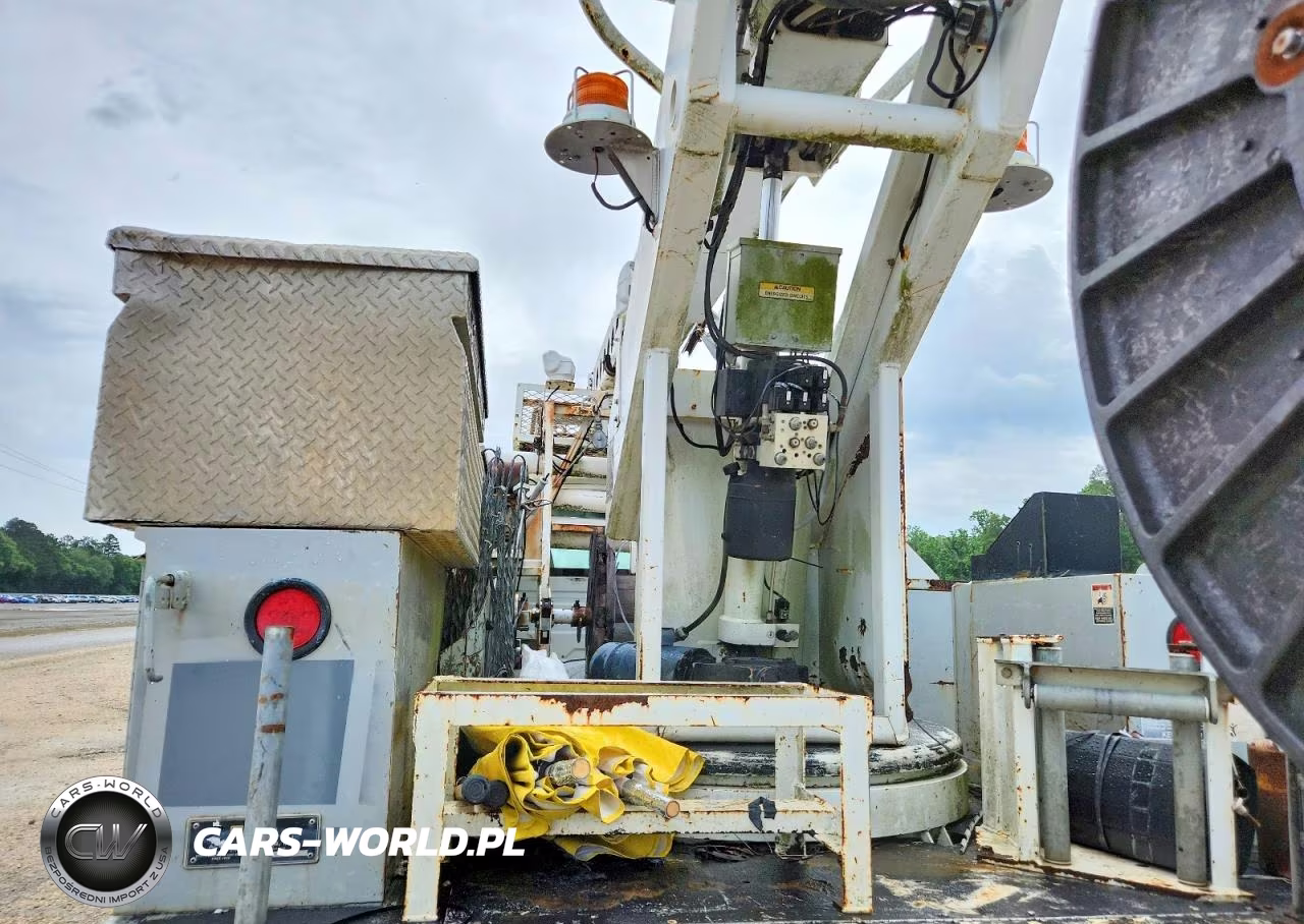 2007 International 4300 Cable Placer Bucket Truck VIN:1HTMMAAN07H405523 - 6