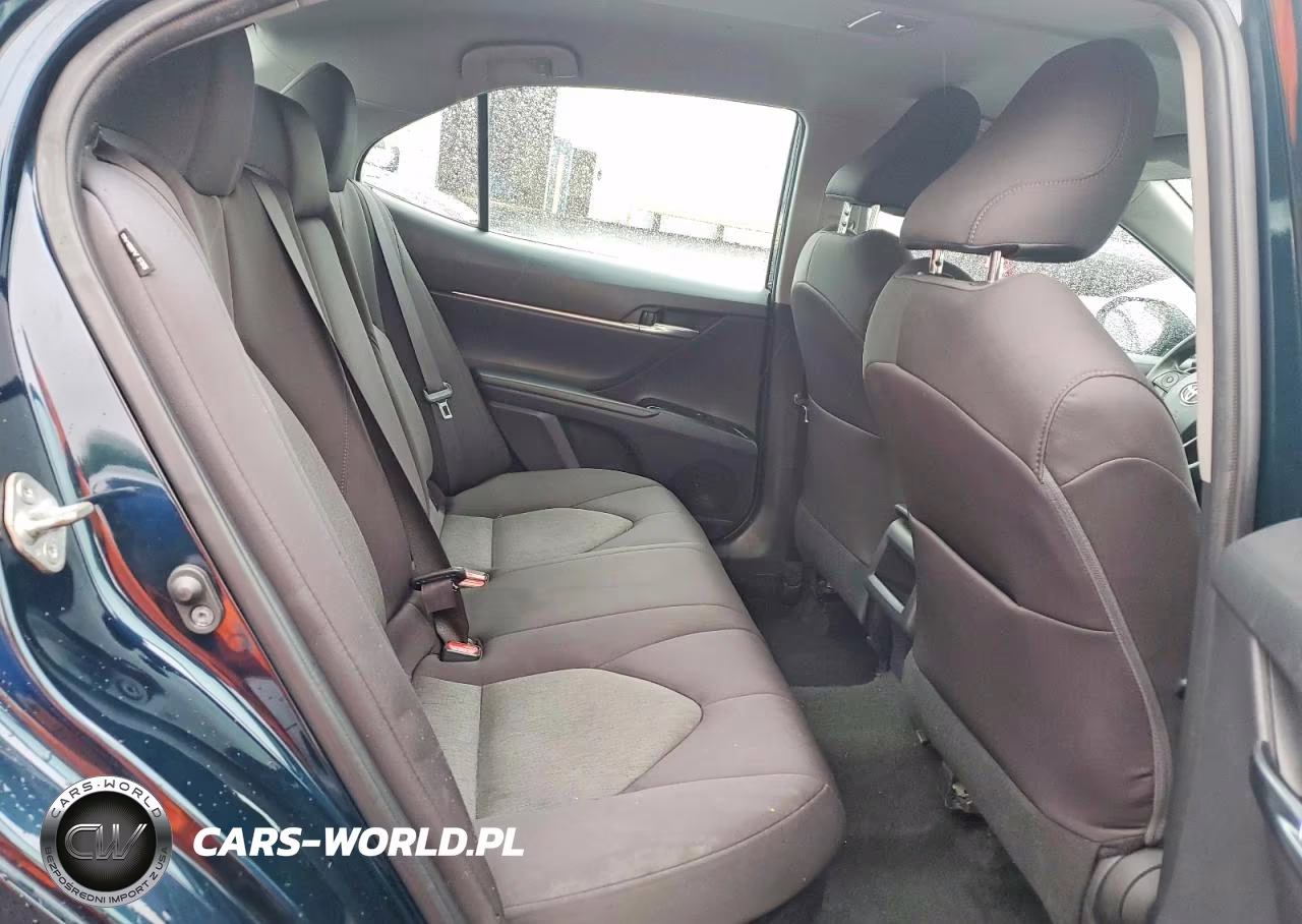 2020 Toyota Camry Le VIN:4T1C31AK5LU537630 - 10