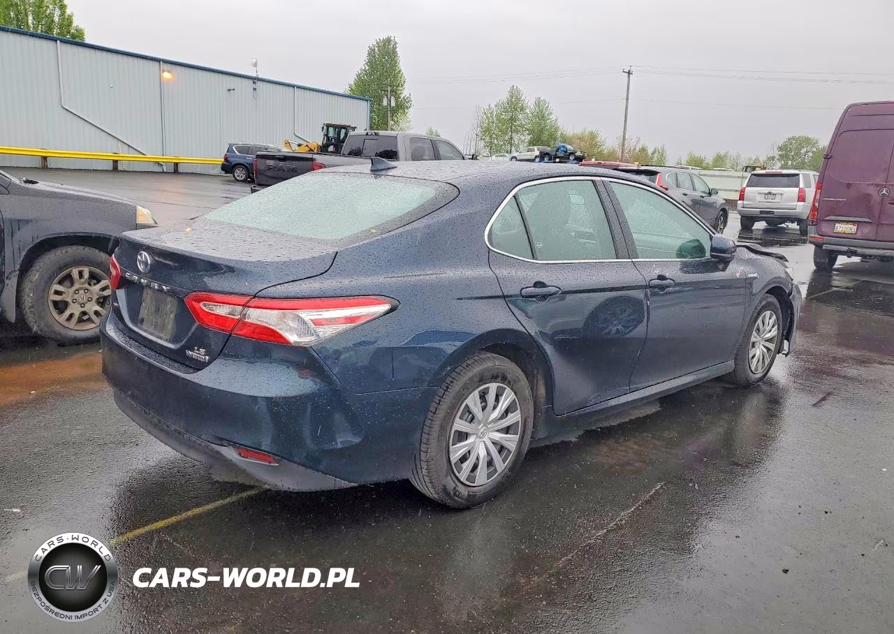 2020 Toyota Camry Le VIN:4T1C31AK5LU537630 - 3