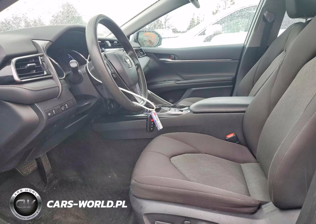 2020 Toyota Camry Le VIN:4T1C31AK5LU537630 - 7