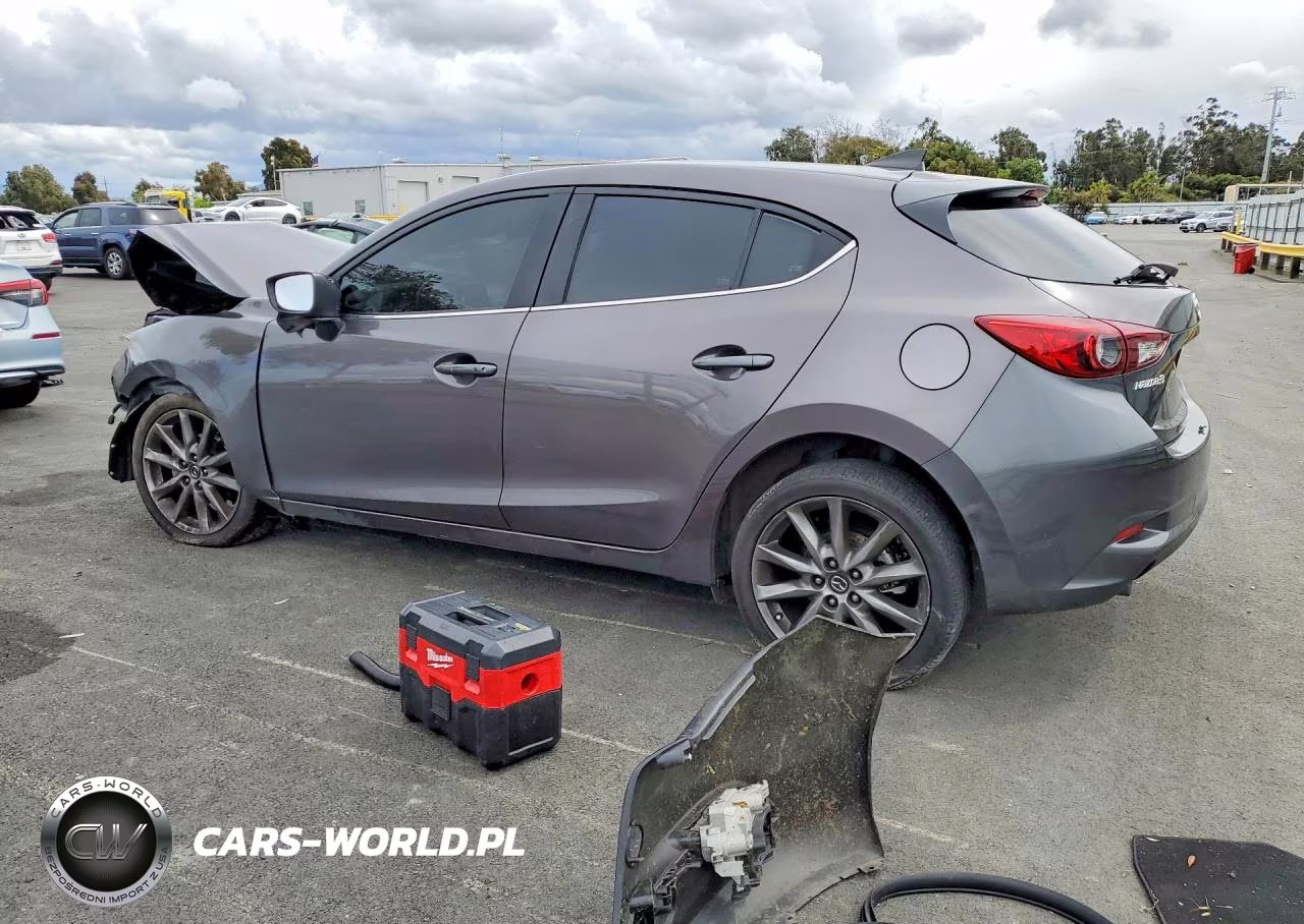 2018 Mazda 3 Touring VIN:3MZBN1L3XJM257801 - 2