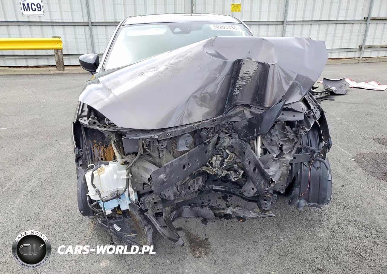 2018 Mazda 3 Touring VIN:3MZBN1L3XJM257801 - 5