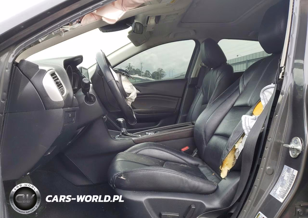 2018 Mazda 3 Touring VIN:3MZBN1L3XJM257801 - 7
