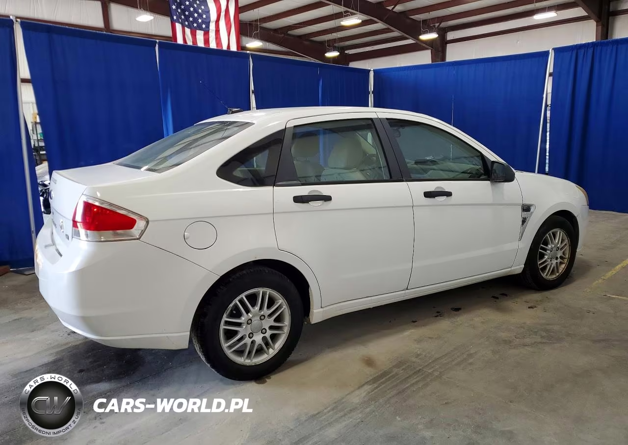 2008 Ford Focus Se VIN:1FAHP35N28W182660 - 3