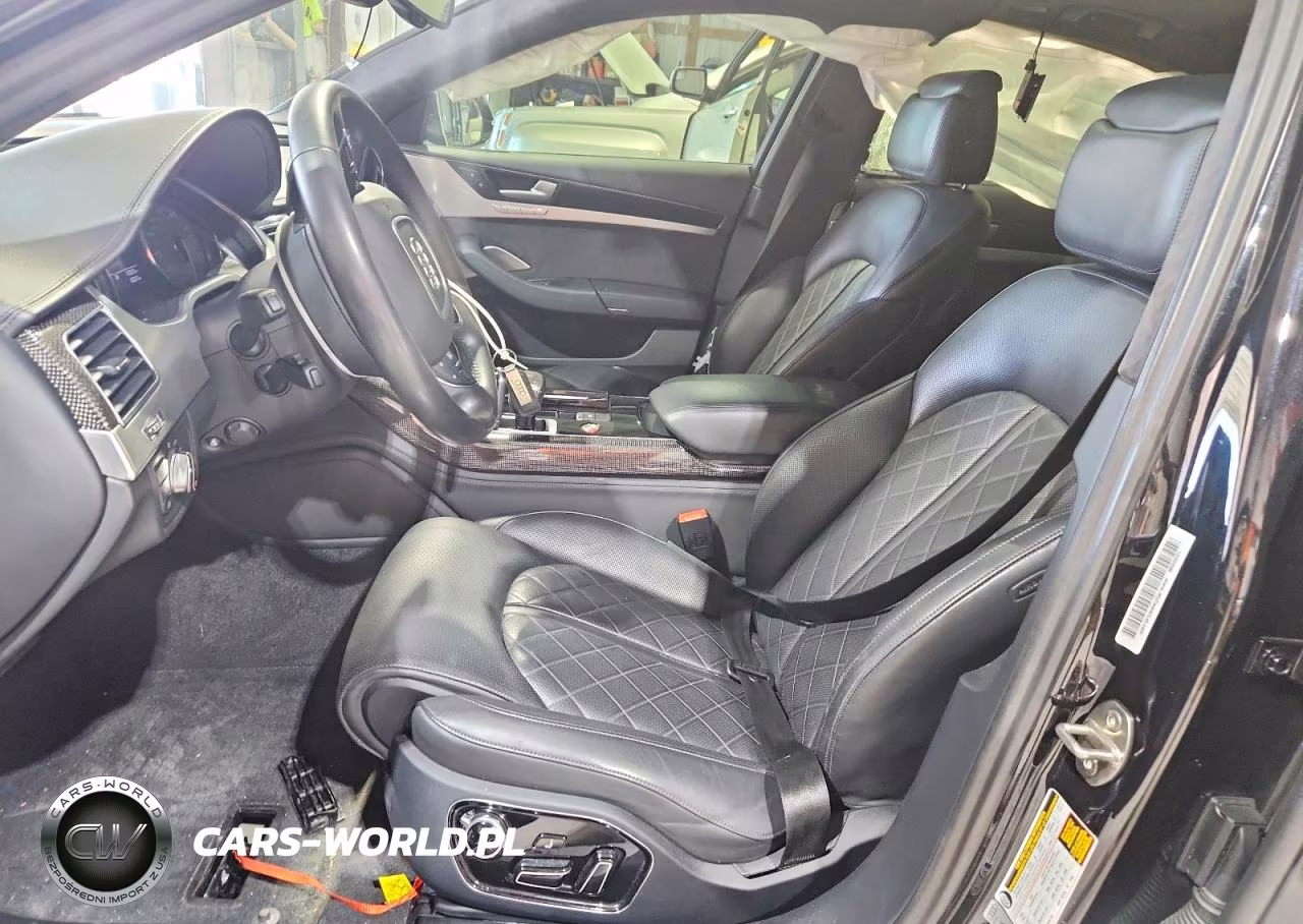 2014 Audi S8 VIN:WAUD2AFD1EN004917 - 7