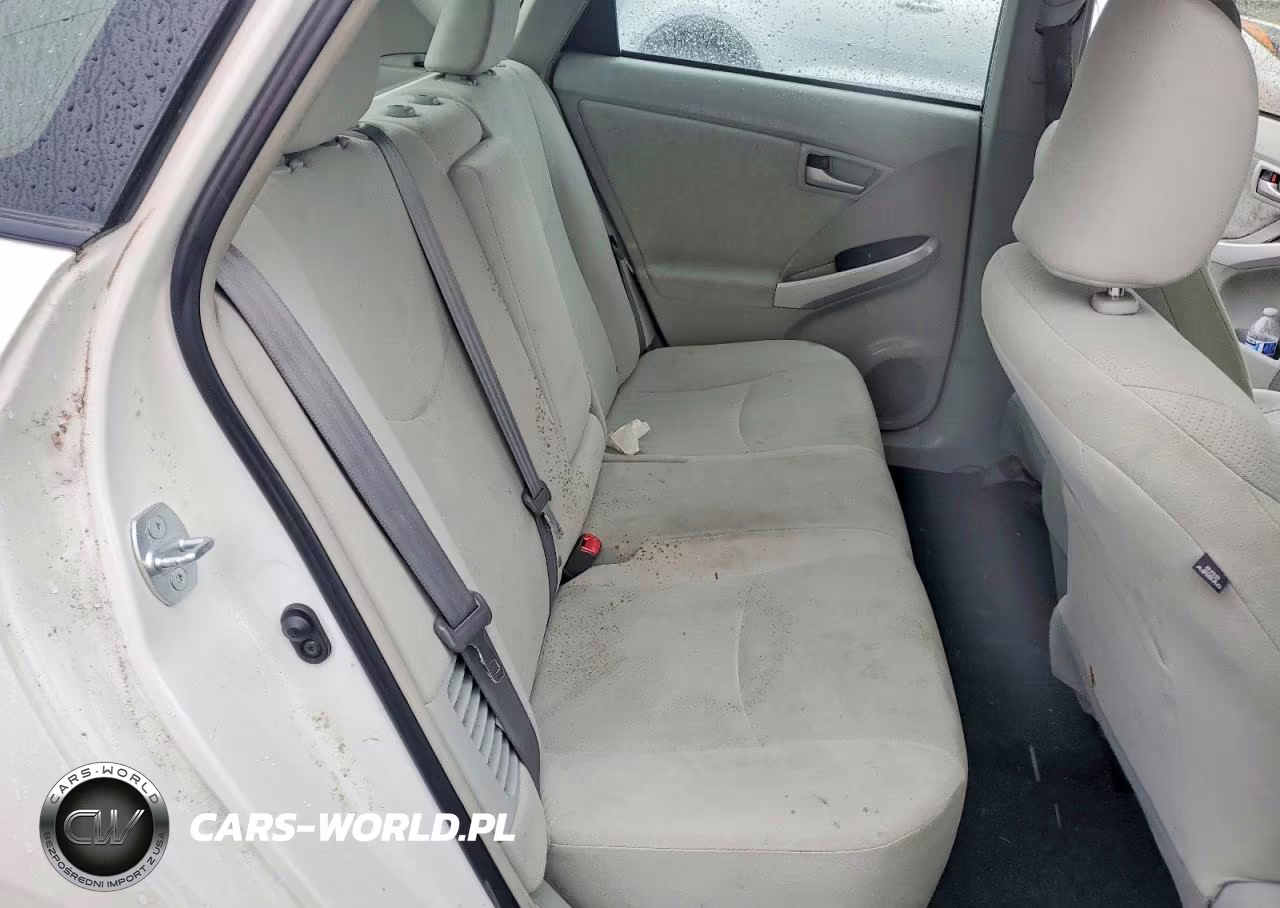 2015 Toyota Prius Two VIN:JTDKN3DU9F1887481 - 10