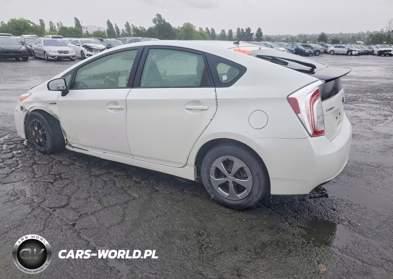 2015 Toyota Prius Two VIN:JTDKN3DU9F1887481 - 2
