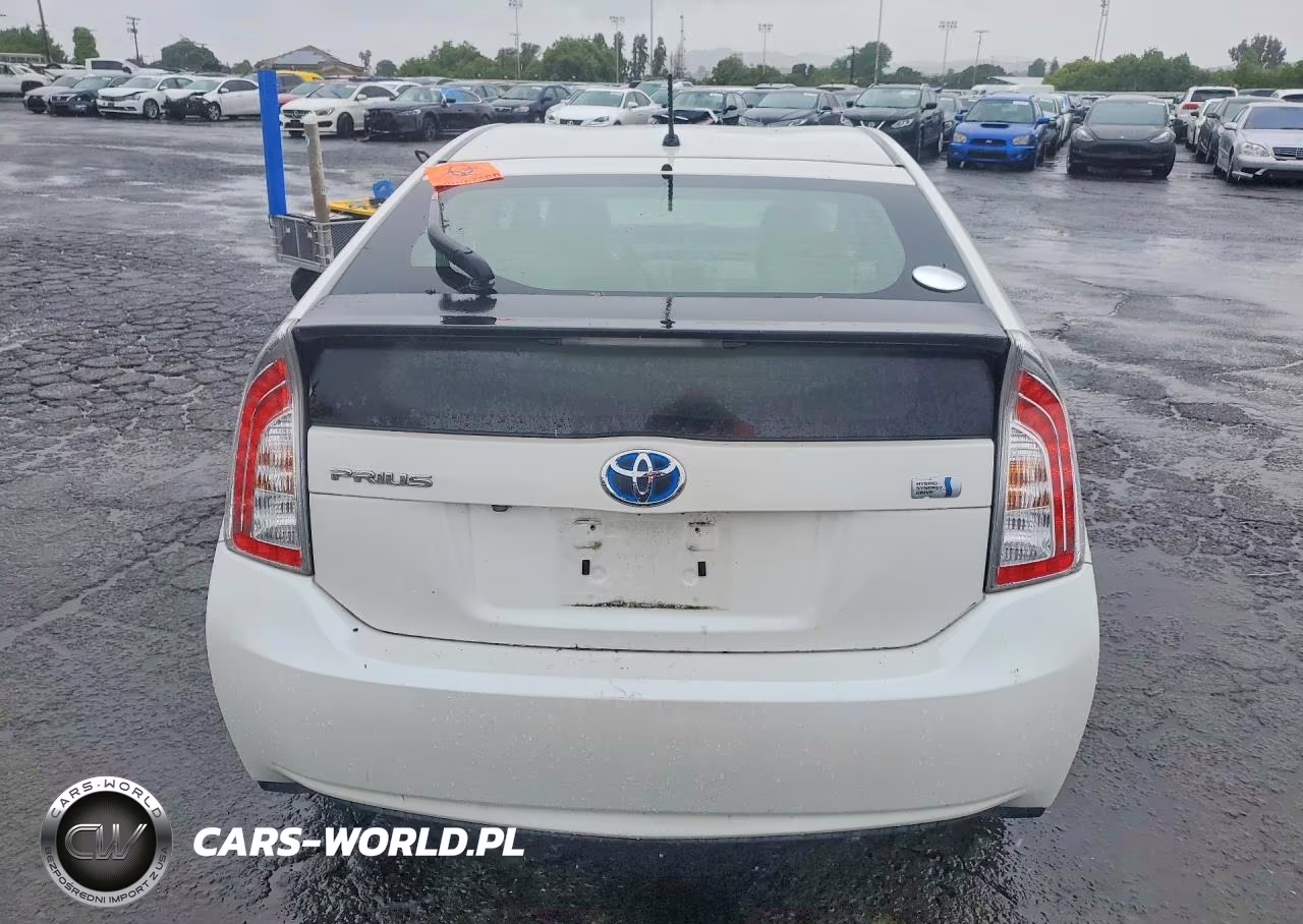 2015 Toyota Prius Two VIN:JTDKN3DU9F1887481 - 6