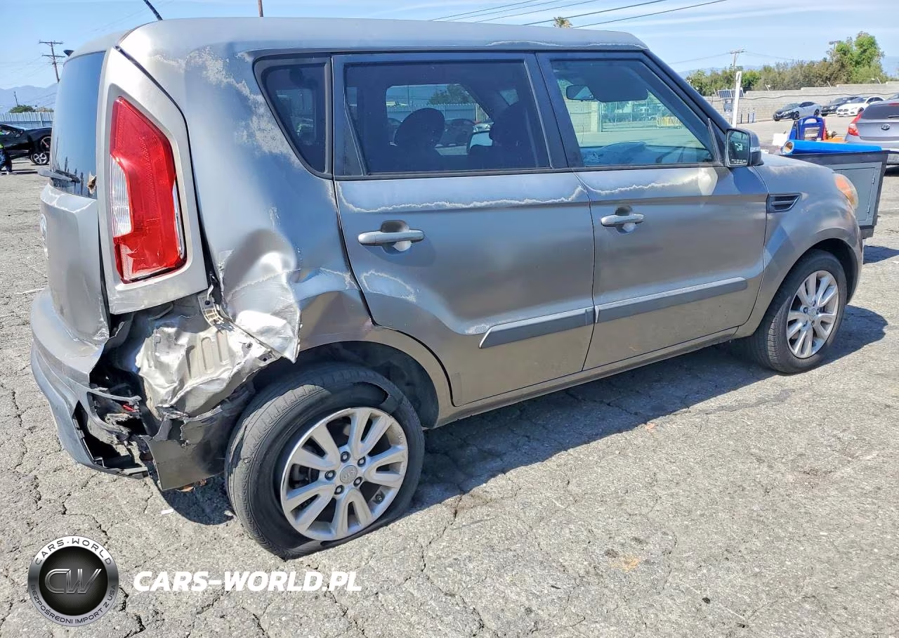 2013 Kia Soul + VIN:KNDJT2A61D7609928 - 3