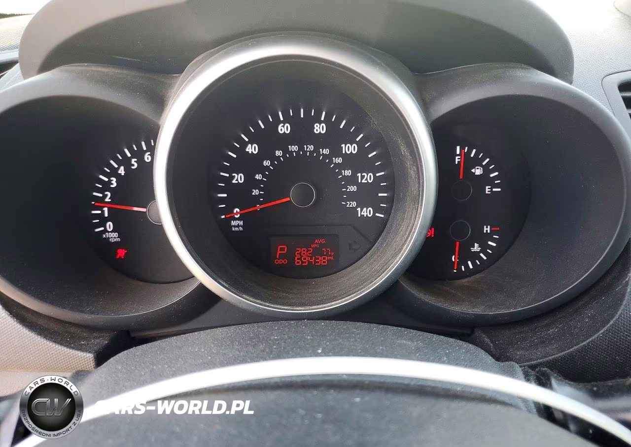 2013 Kia Soul + VIN:KNDJT2A61D7609928 - 9