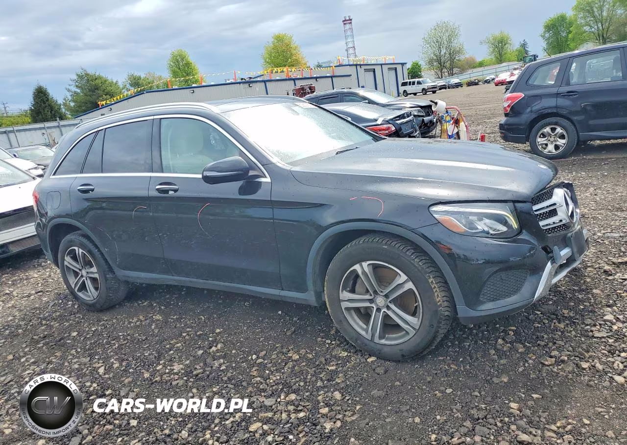2017 Mercedes-Benz Glc 300 4Matic VIN:WDC0G4KB4HF130240 - 4