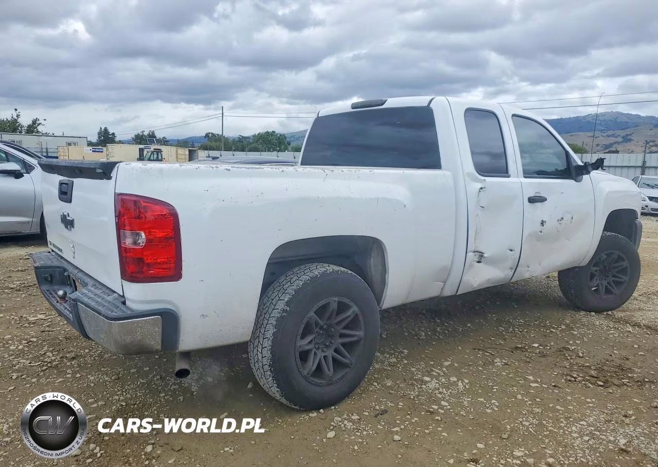 2008 Chevrolet Silverado VIN:1GCEC19X98Z213619 - 3