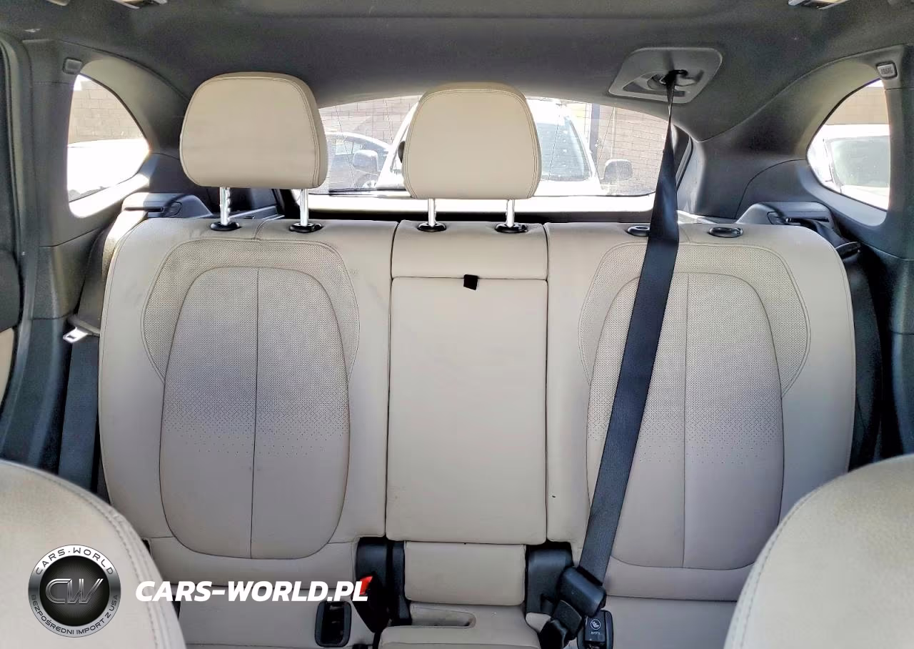 2018 BMW X1 Sdrive28I VIN:WBXHU7C37J5H40788 - 10