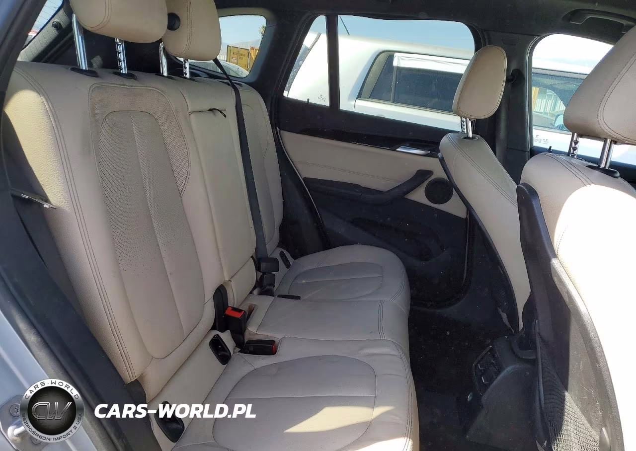 2018 BMW X1 Sdrive28I VIN:WBXHU7C37J5H40788 - 11