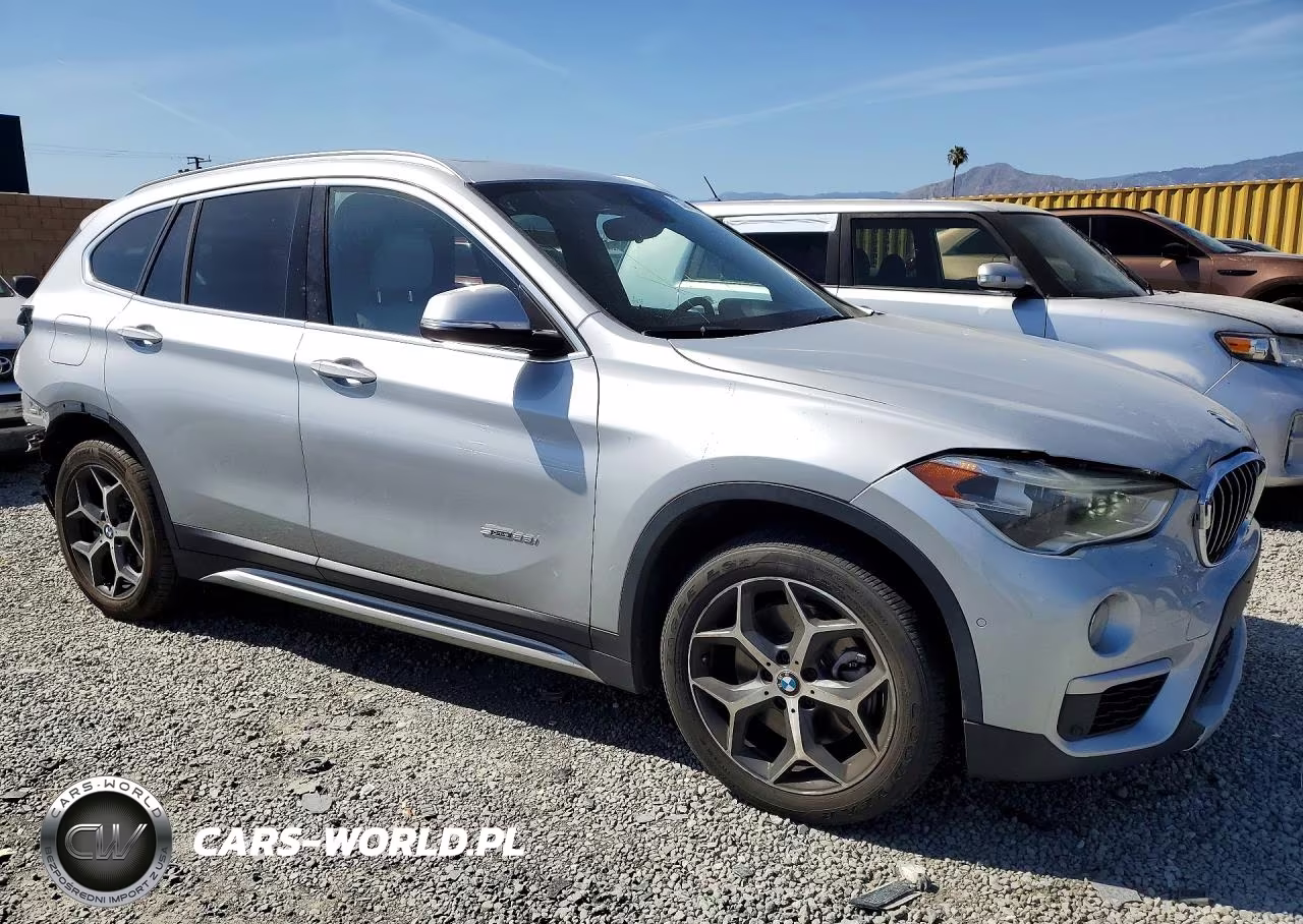 2018 BMW X1 Sdrive28I VIN:WBXHU7C37J5H40788 - 4