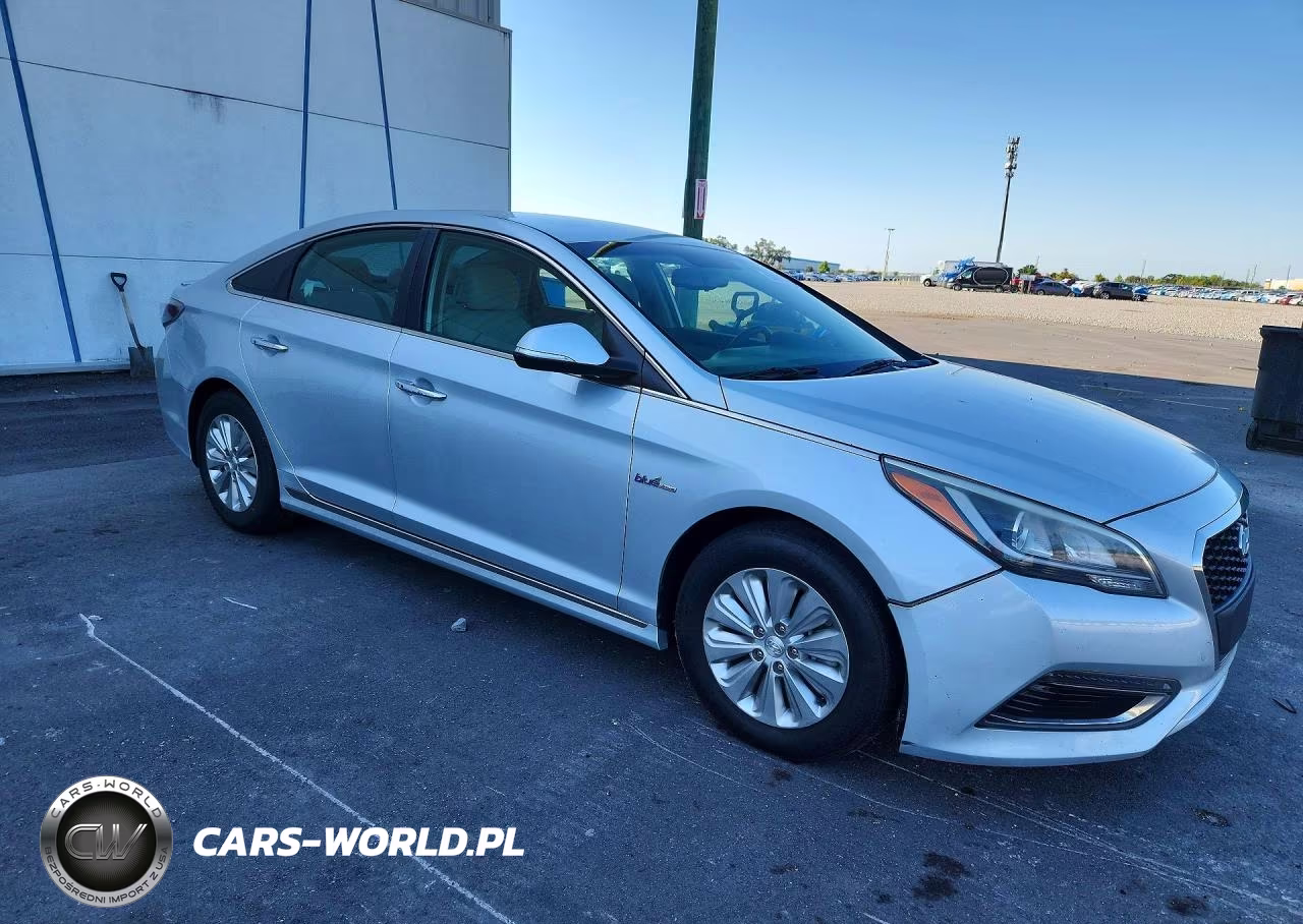 2017 Hyundai Sonata Hybrid Se VIN:KMHE24L38HA064317 - 4