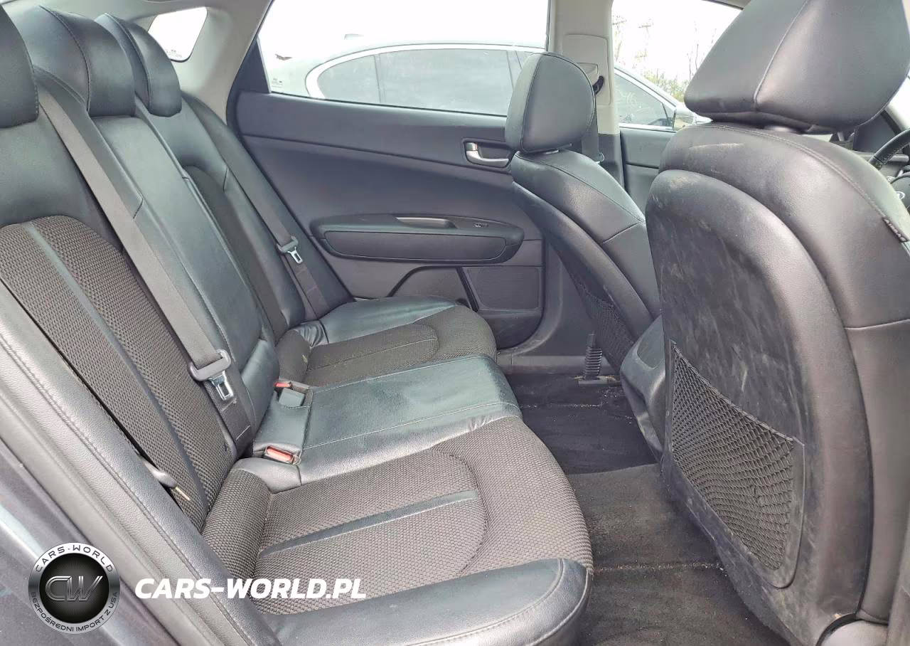 2020 Kia Optima S VIN:5XXGT4L31LG409338 - 10