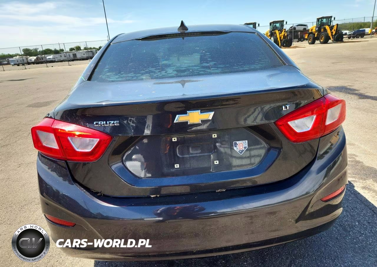 2017 Chevrolet Cruze Lt VIN:1G1BE5SM0H7182155 - 6