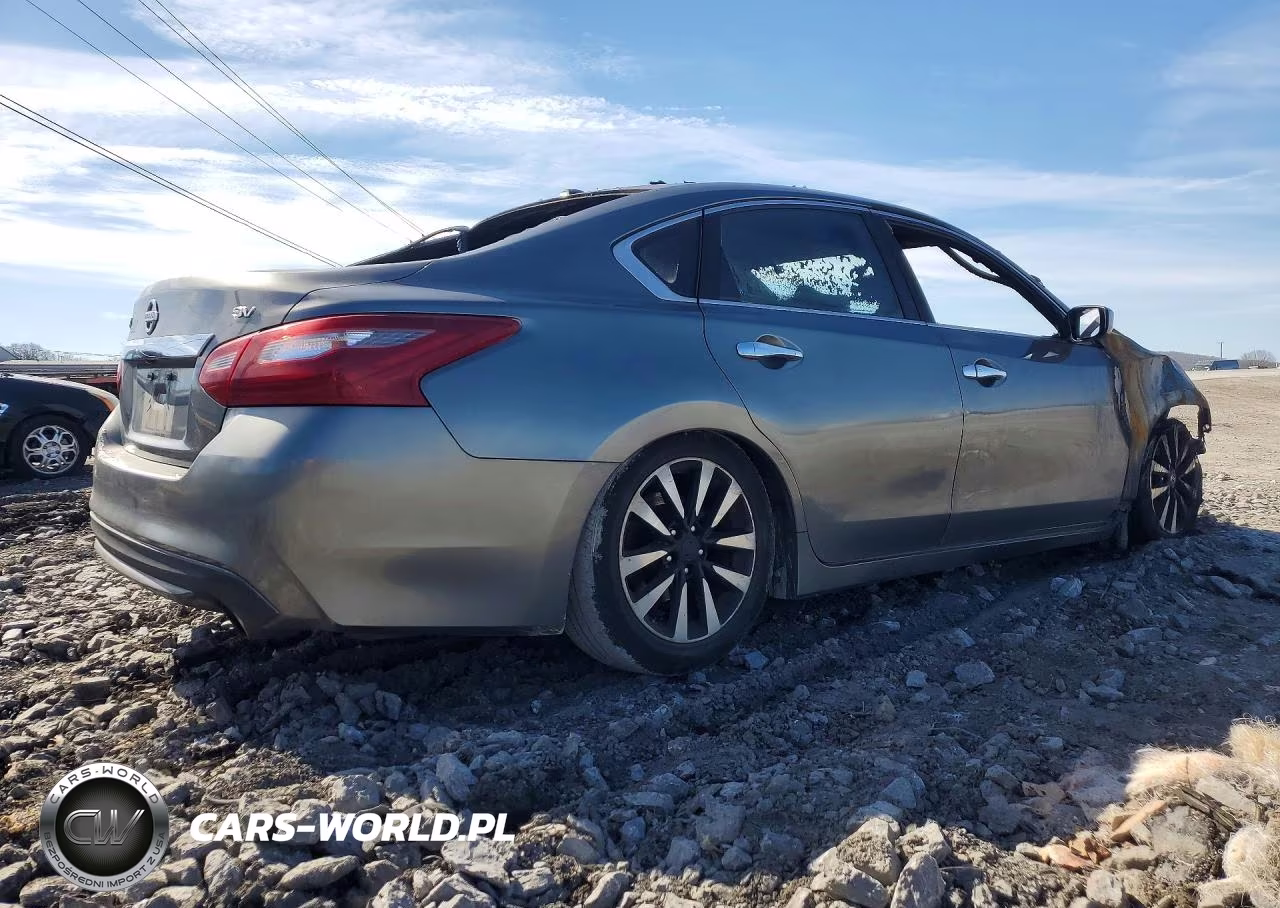 2018 Nissan Altima 2.5 VIN:1N4AL3AP4JC105591 - 3