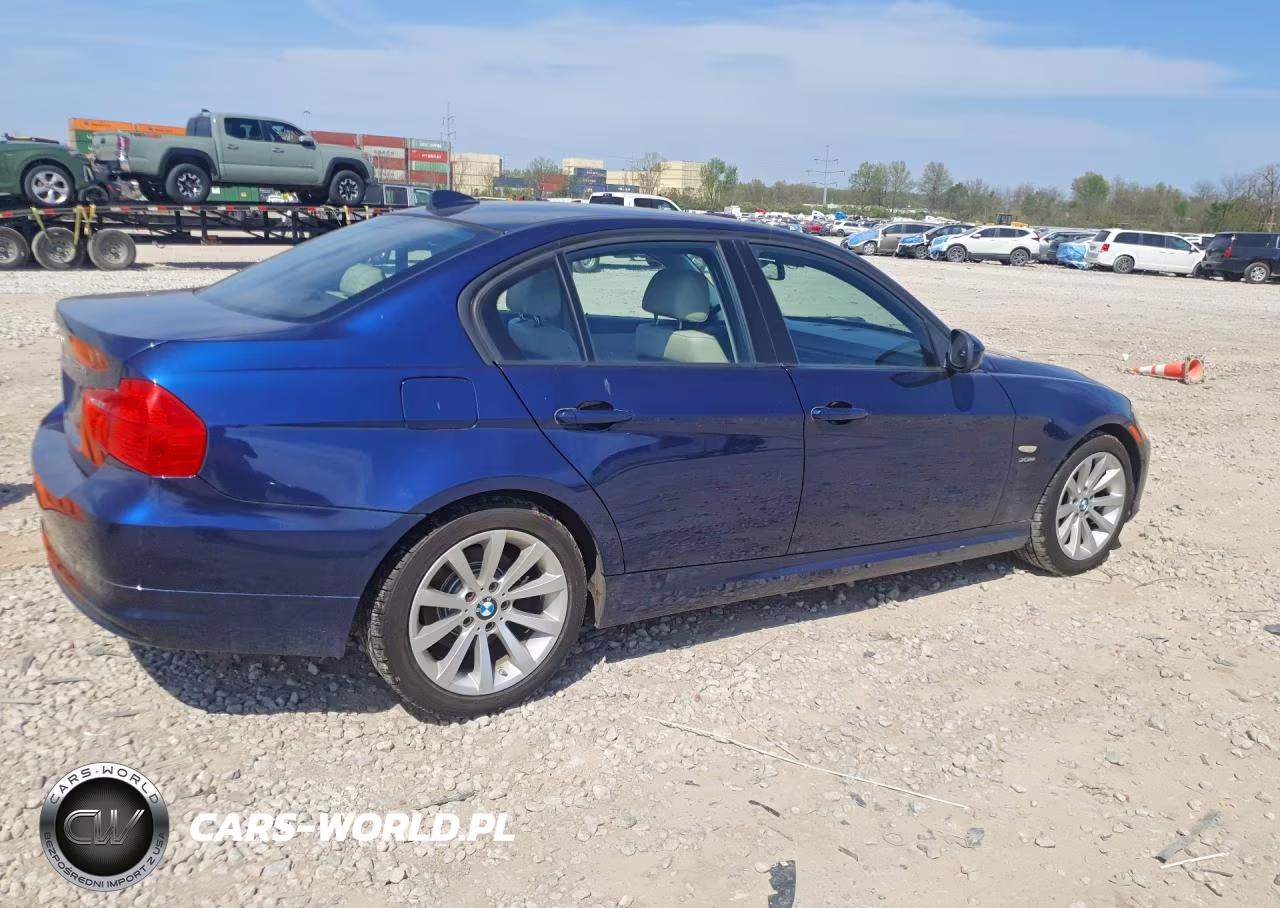 2011 BMW 328 Xi VIN:WBAPK7C58BA971735 - 3