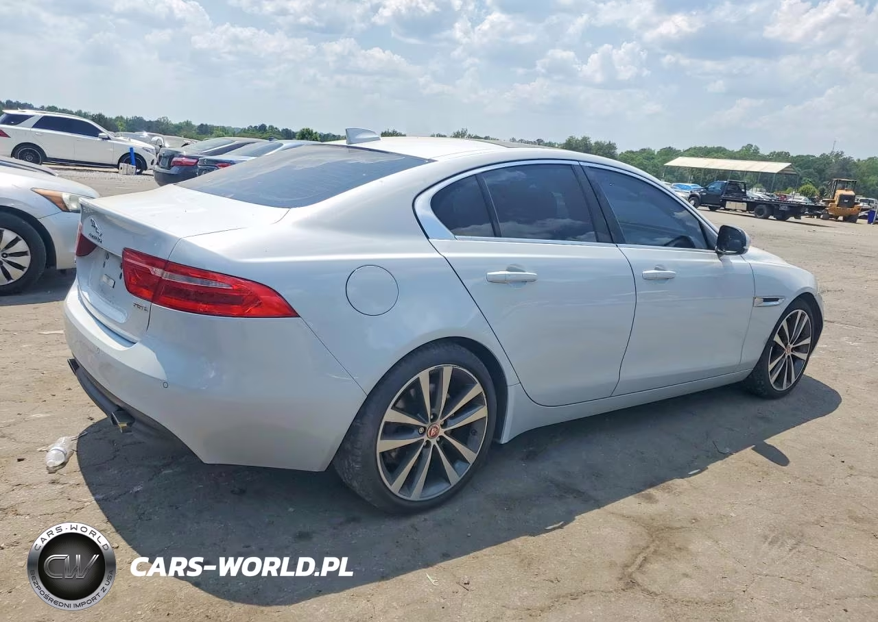 2017 Jaguar Xe Prestige VIN:SAJAE4BV0HA974185 - 3