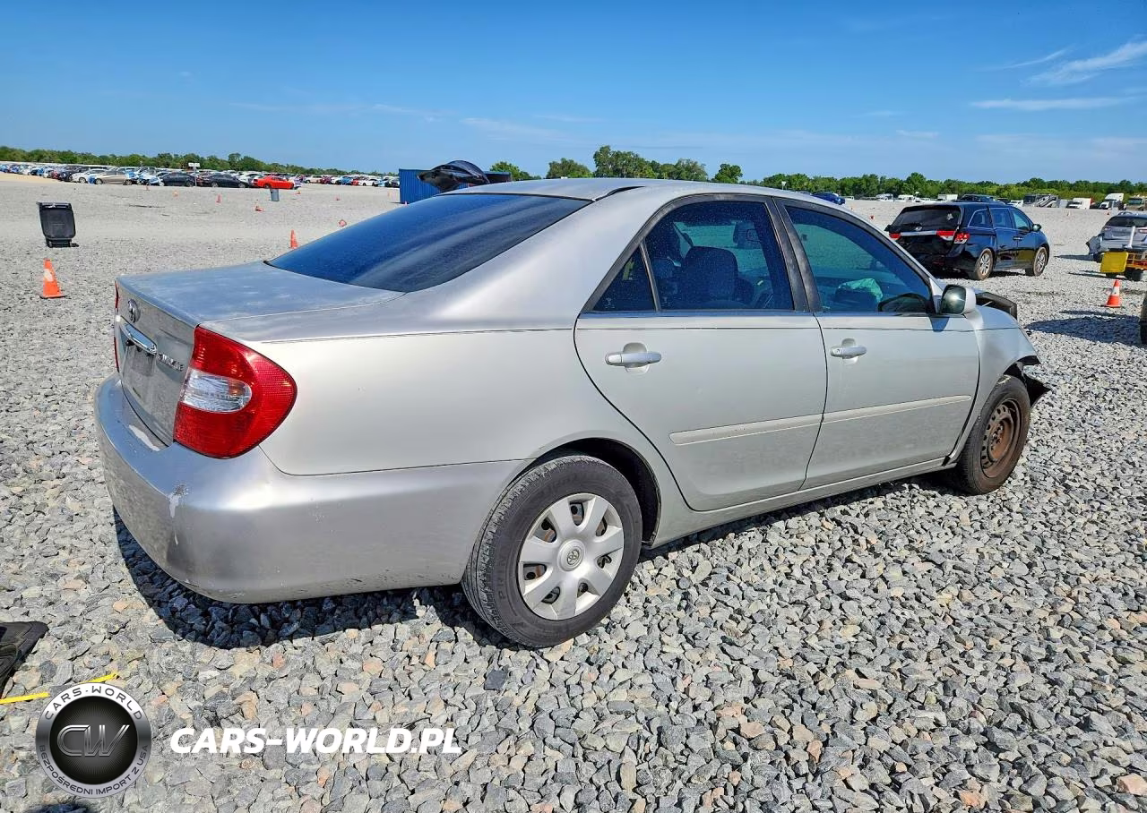 2002 Toyota Camry Le VIN:4T1BE32K12U036040 - 3