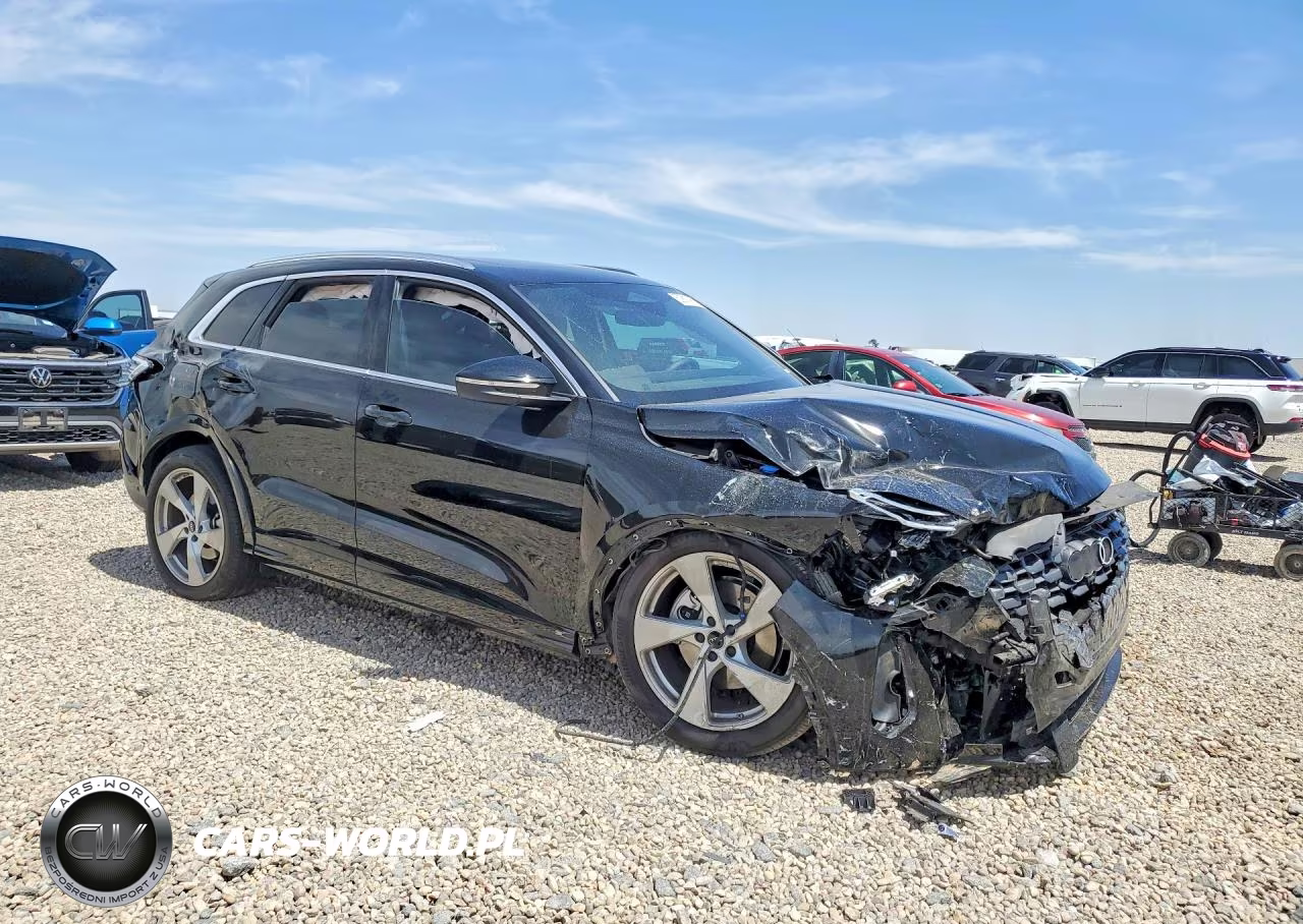 2025 Audi Q5 Premium Plus VIN:WA12AAGU8S2116228 - 4