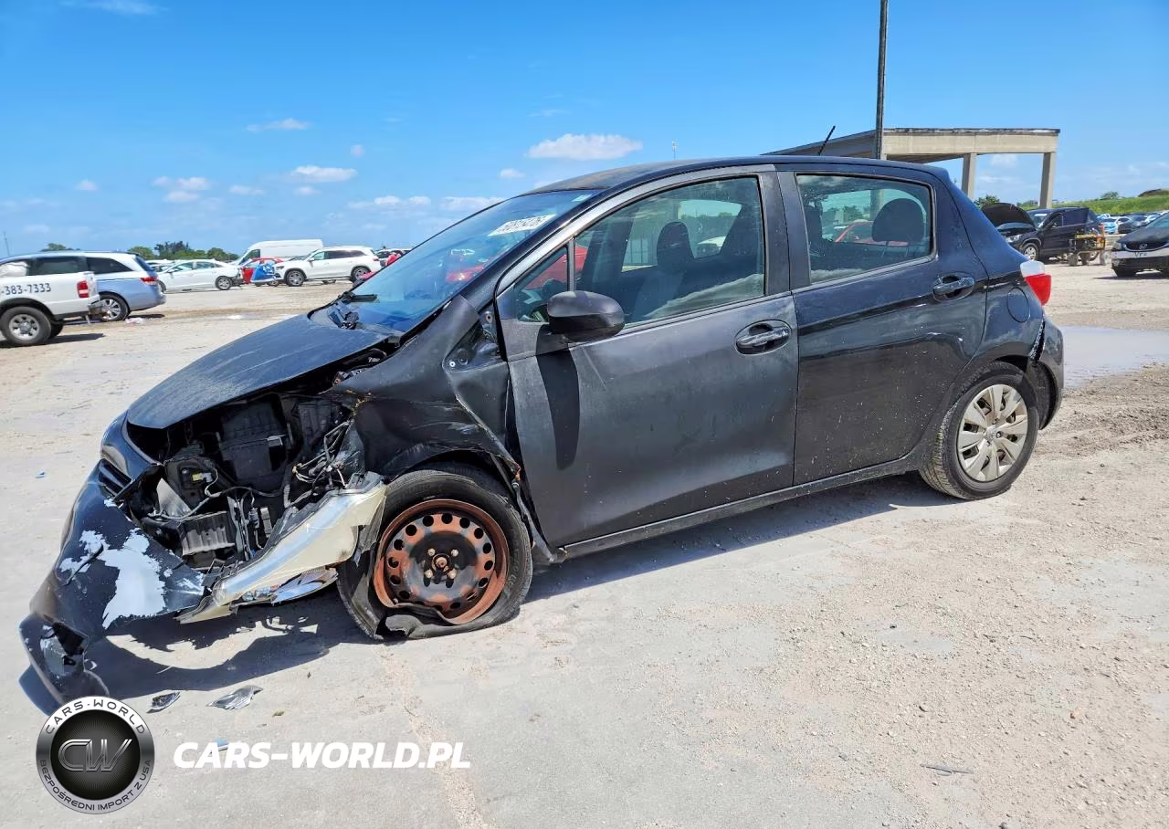 2014 Toyota Yaris 5-Door Le