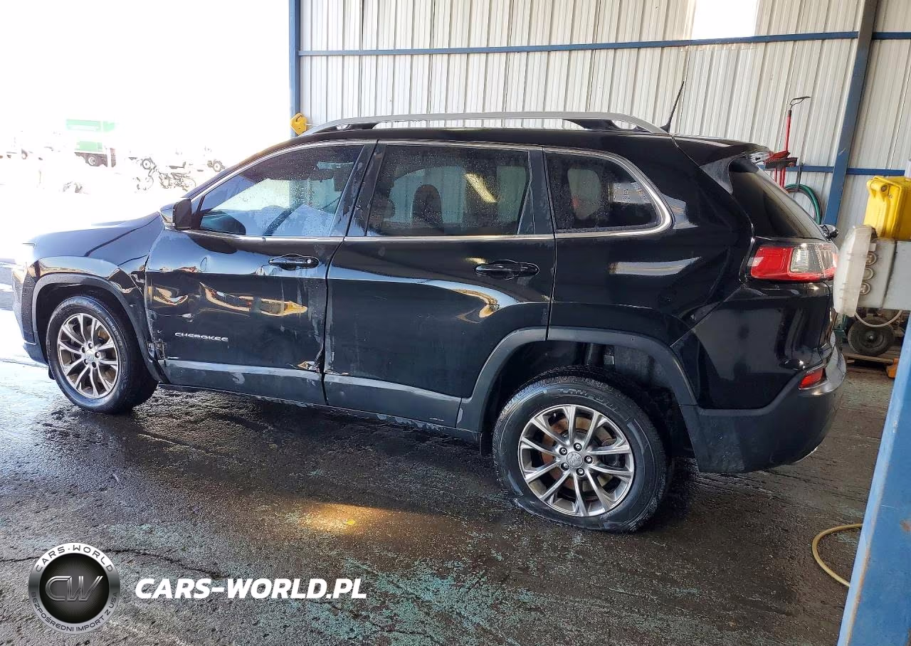 2019 Jeep Cherokee Latitude Plus VIN:1C4PJLLXXKD243316 - 2