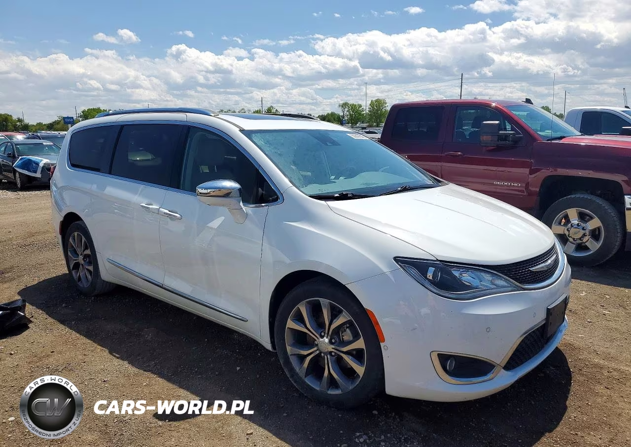 2017 Chrysler Pacifica Limited VIN:2C4RC1GG7HR735454 - 4