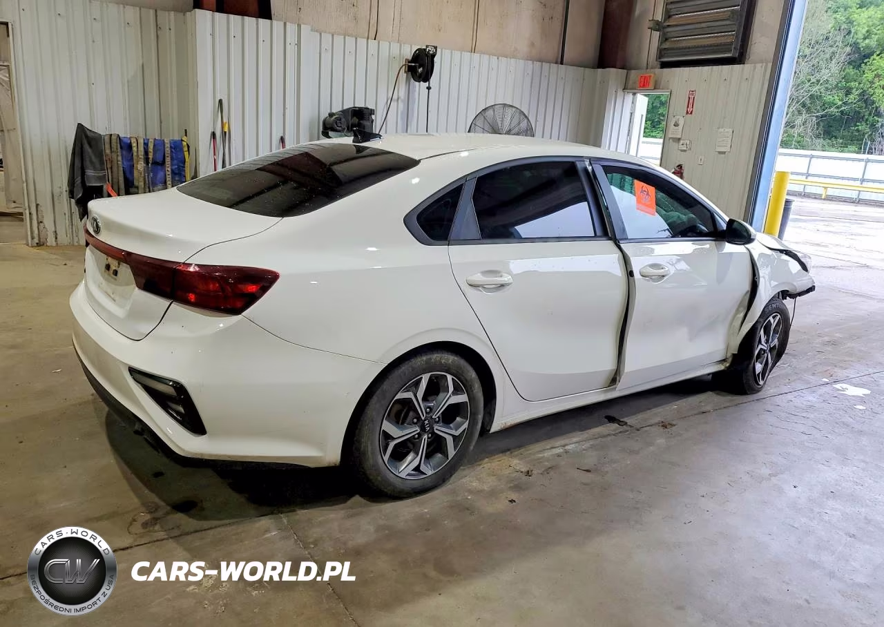 2021 Kia Forte Lxs VIN:3KPF24AD5ME326113 - 3
