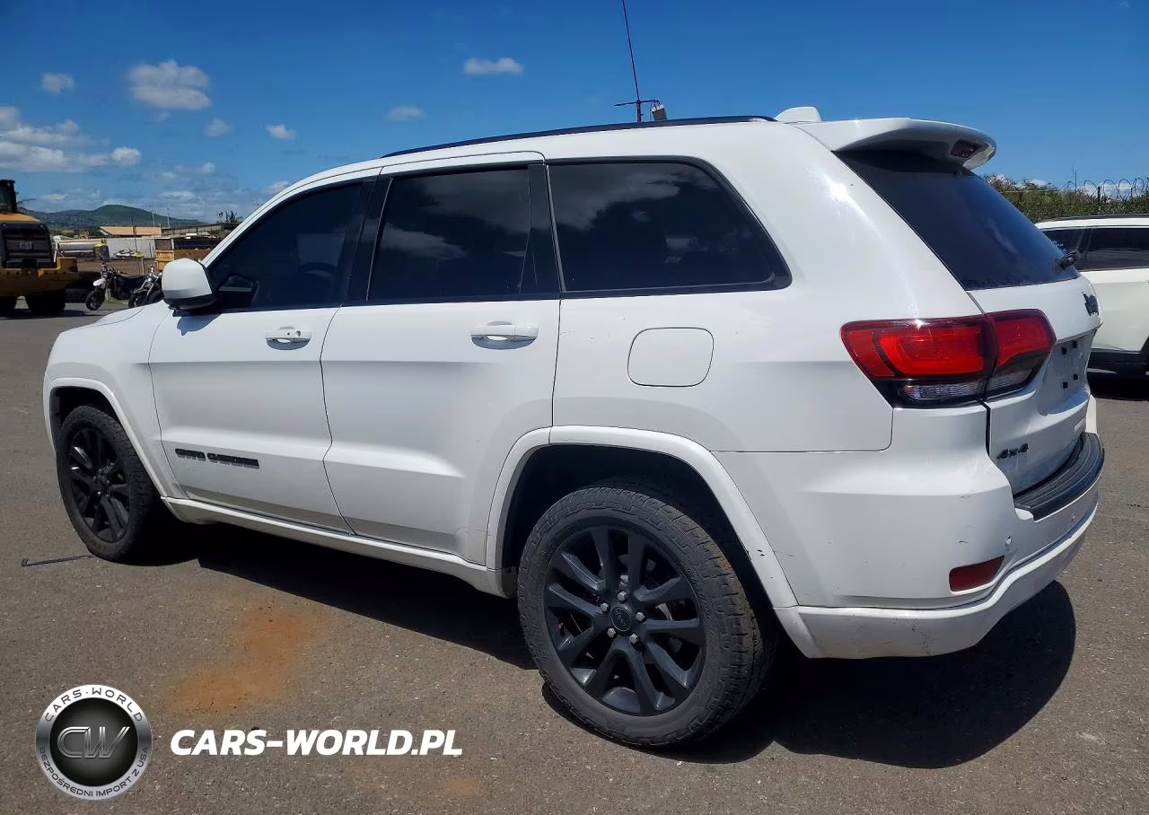 2017 Jeep Grand Cherokee Laredo VIN:1C4RJFAG2HC771895 - 2