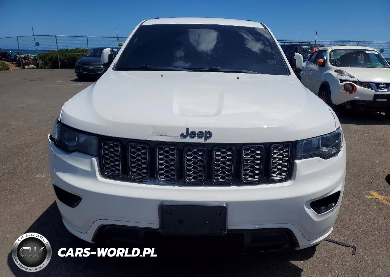 2017 Jeep Grand Cherokee Laredo VIN:1C4RJFAG2HC771895 - 5
