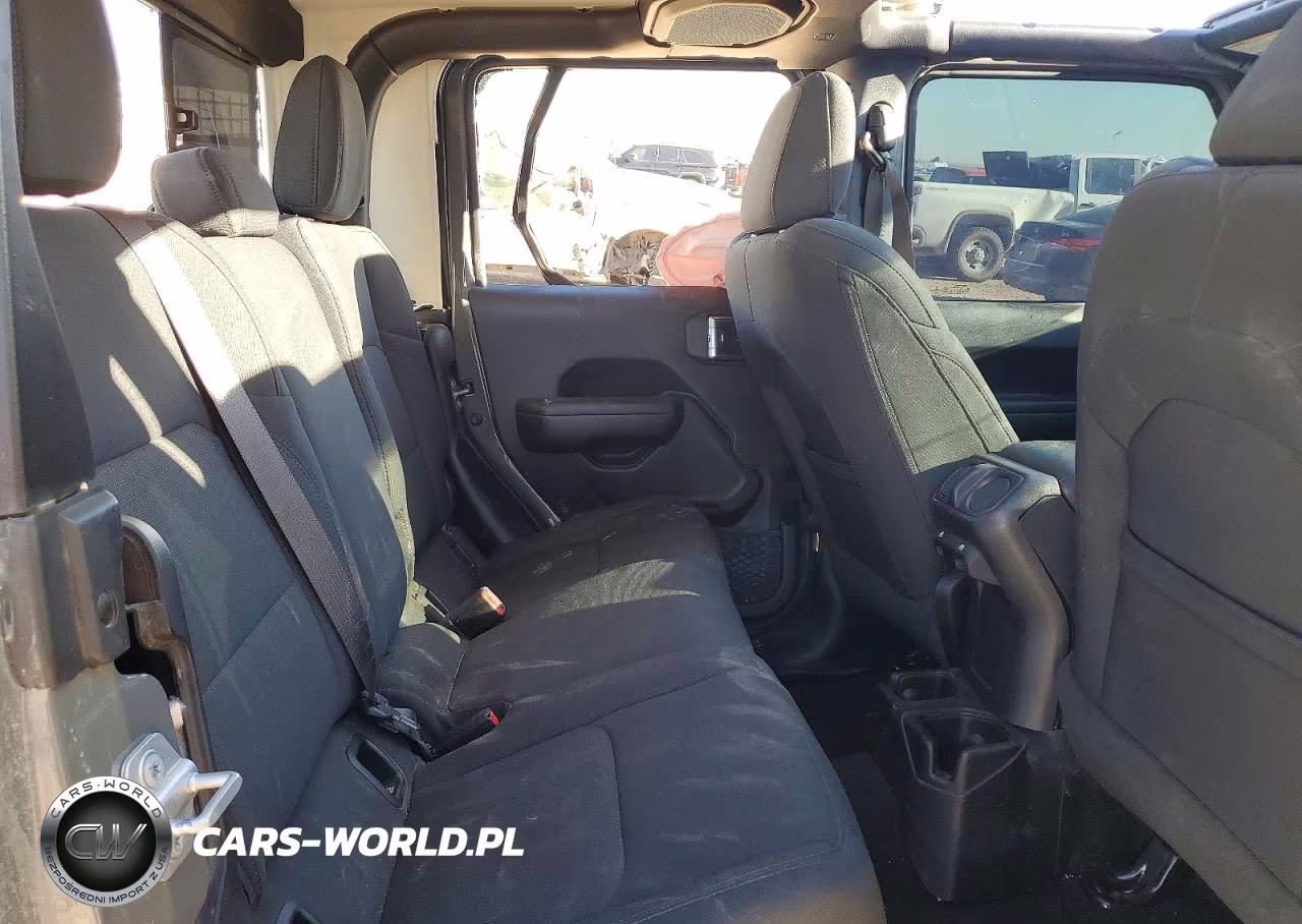2020 Jeep Gladiator Sport VIN:1C6JJTAGXLL205463 - 10